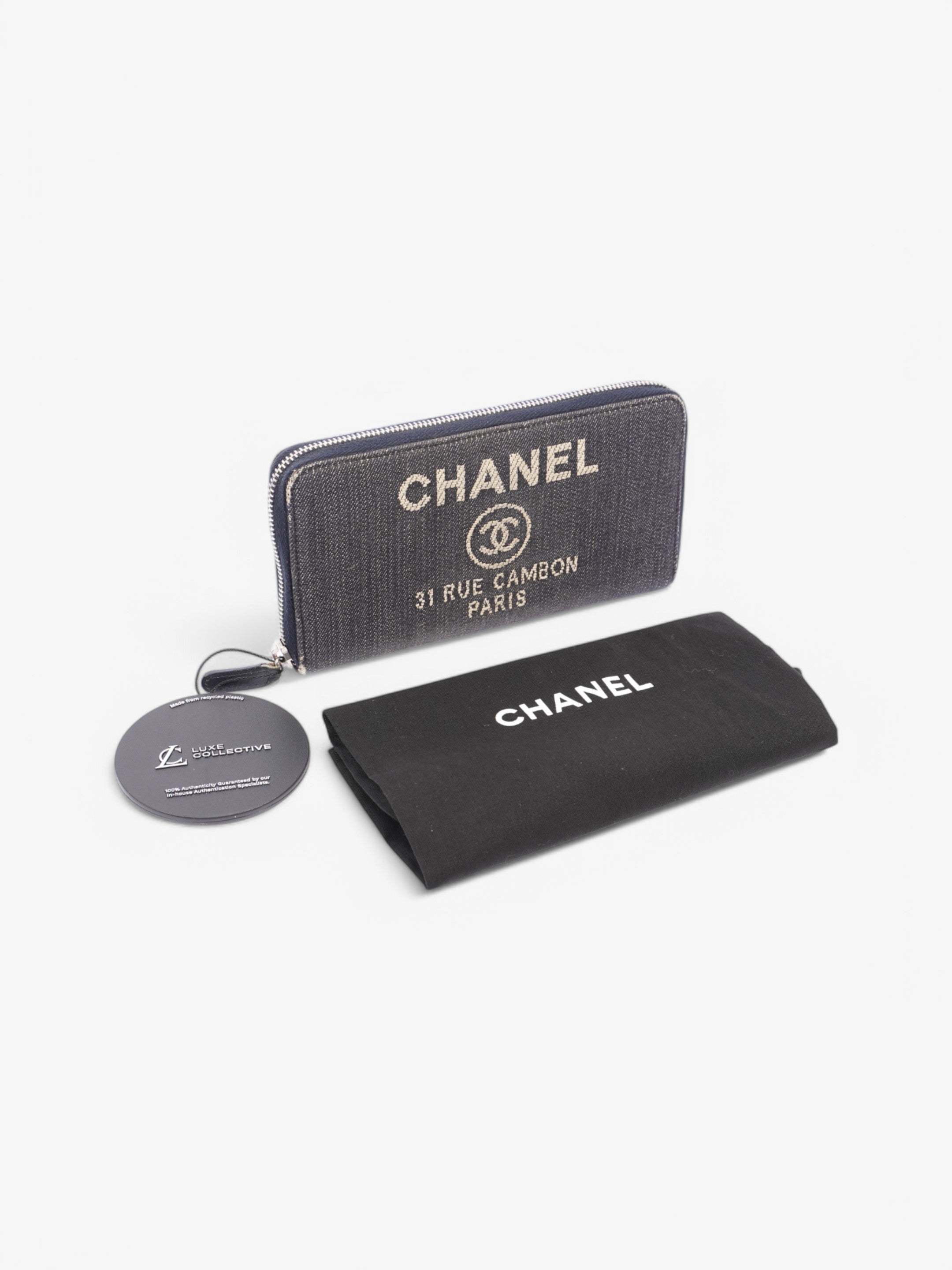 Chanel Chanel Zip Purse Navy / White Denim