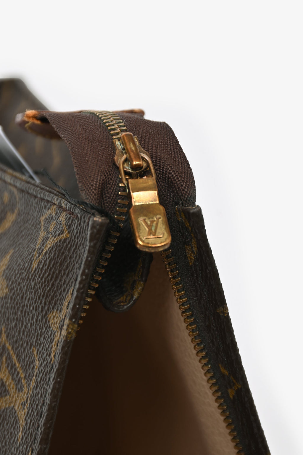 Louis Vuitton 1982-7 Monogram Toiletry 26 Pouch
