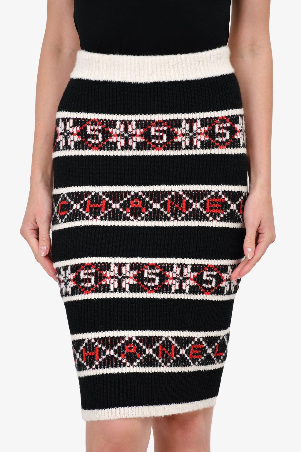 Pre-Loved Chanel™ Black/Red Knit Midi Skirt Size 36