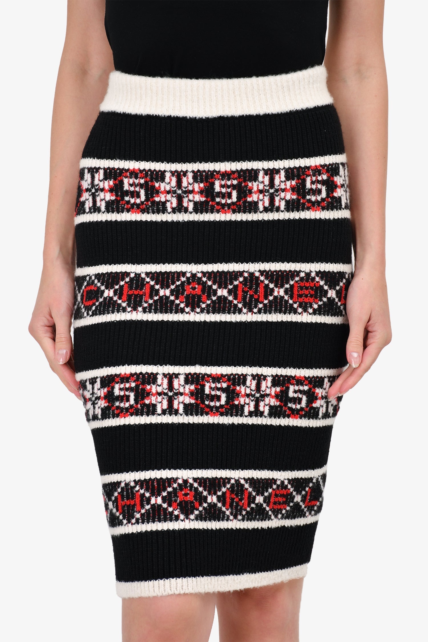 Pre-Loved Chanel™ Black/Red Knit Midi Skirt Size 36
