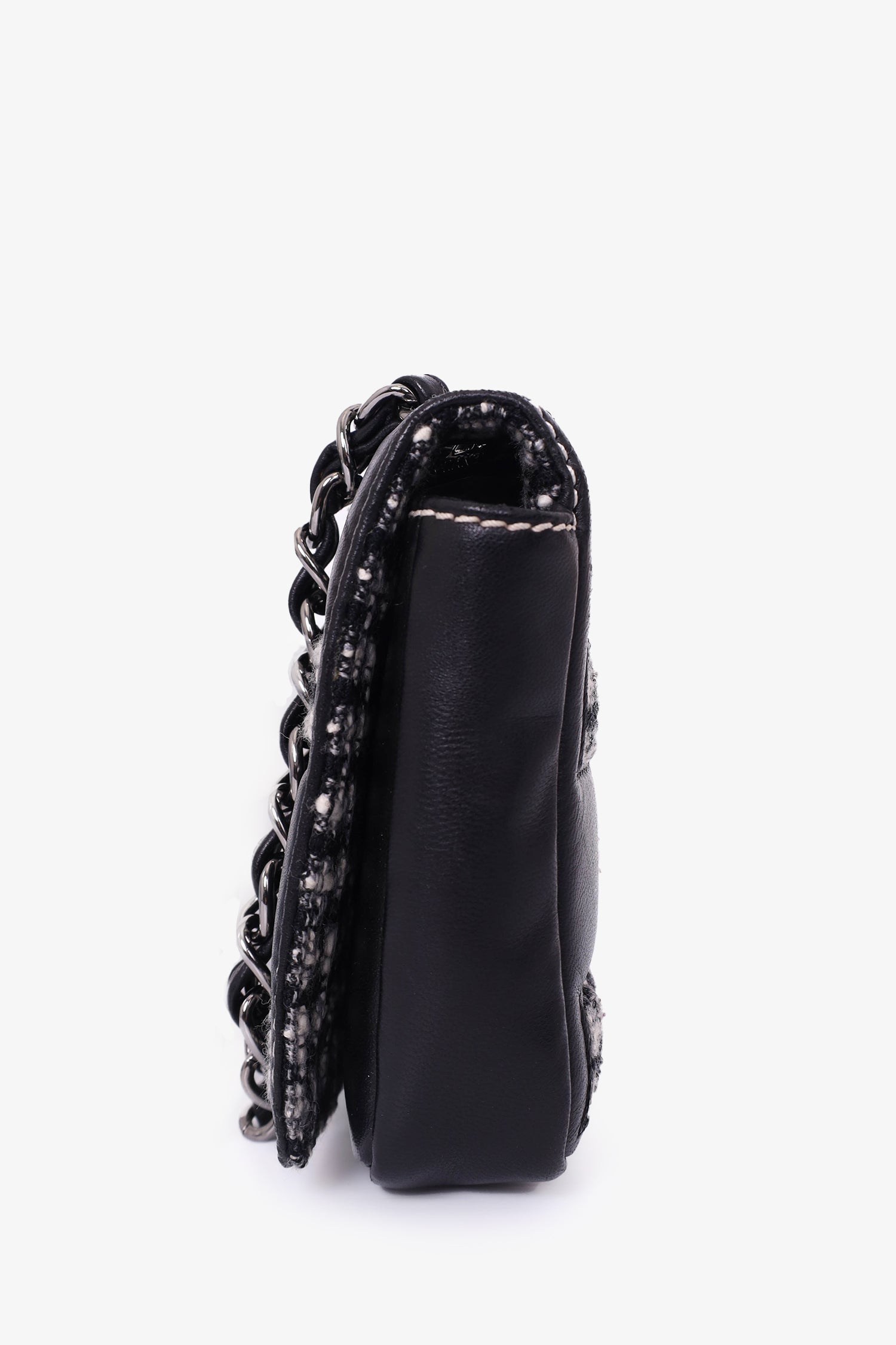 Pre-Loved Chanel™ 2004/05 Black/White Tweed/Leather Brick Reissue Flap Bag