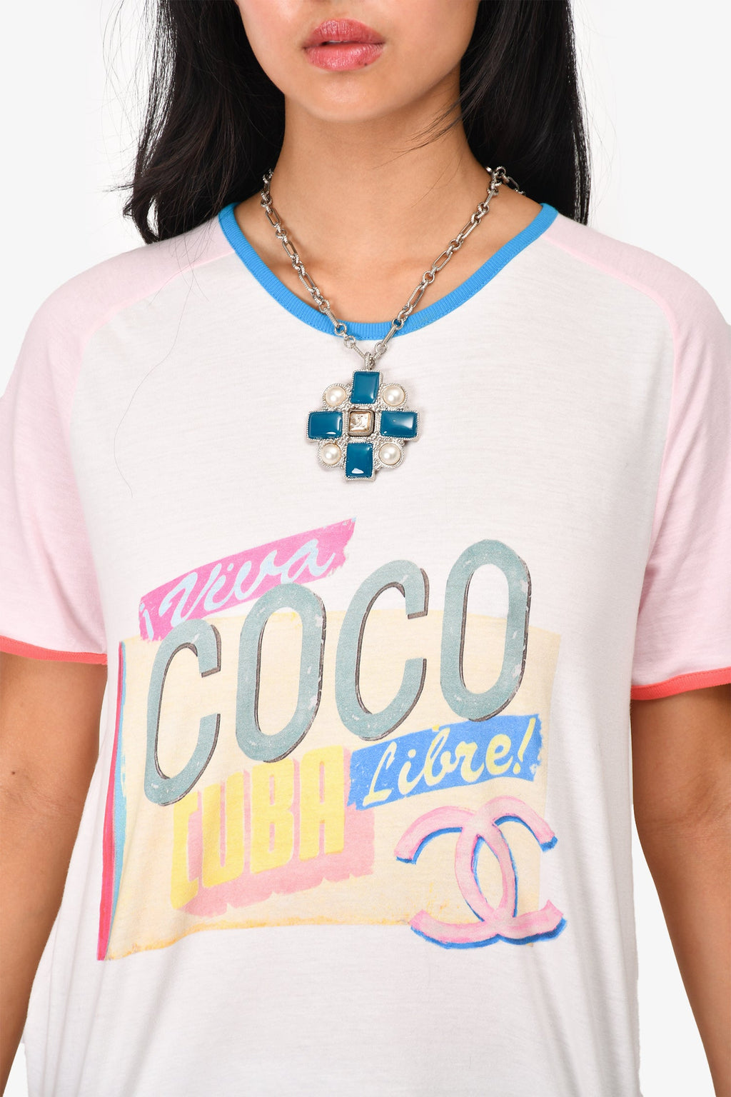 Pre-Loved Chanel™ 2017 White Cotton 'Viva Coco Cuba Libre' T-Shirt Size M
