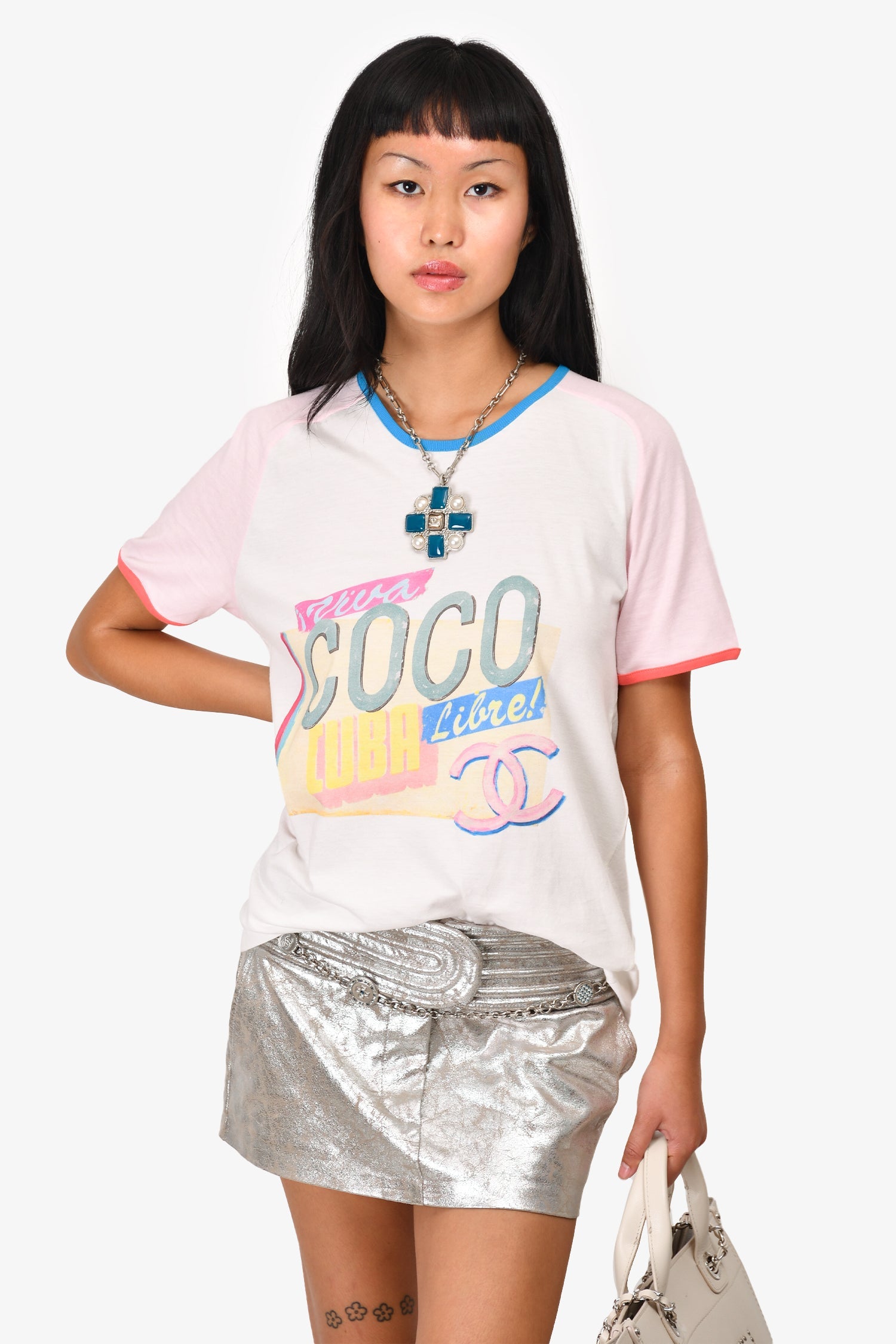 Pre-Loved Chanel™ 2017 White Cotton 'Viva Coco Cuba Libre' T-Shirt Size M