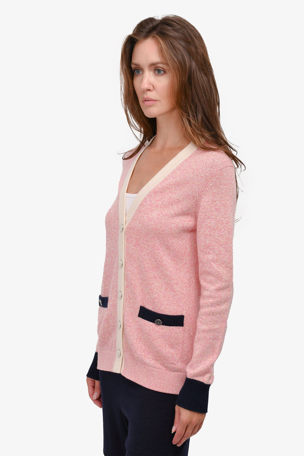 Pre-Loved Chanel™ Pink/White Cashmere igan Size 40