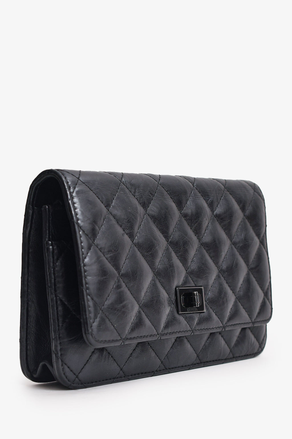 Pre-Loved Chanel™ 2016/17 Black Leather 2.55 Reissue Wallet On Chain