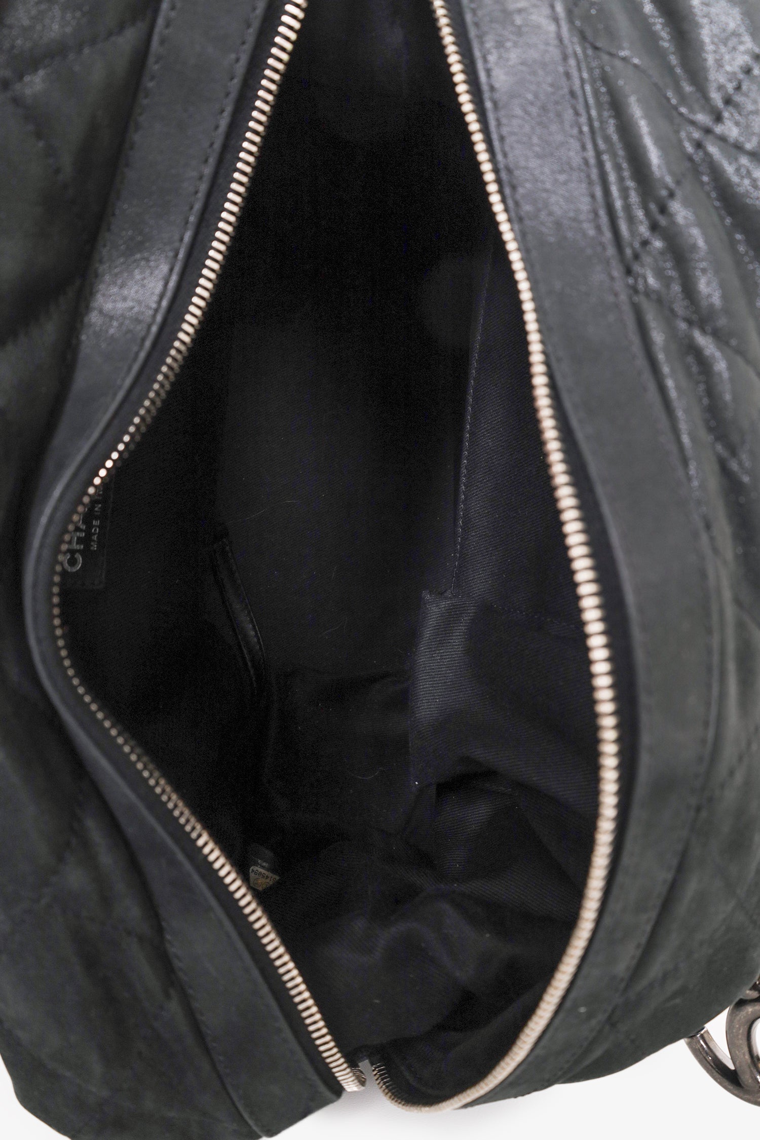 Pre-loved Chanel™ 2011 Black Leather Quilted Vip Tote