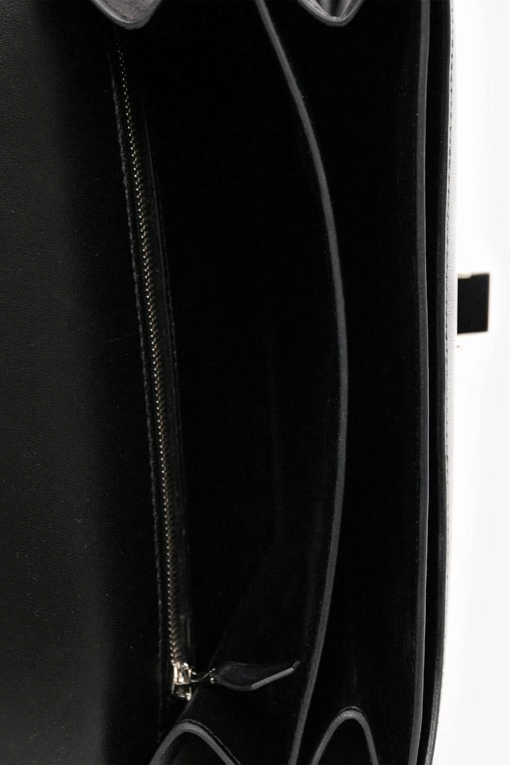 Hermès 2018 Black Evercolor Leather 2002 20 Crossbody Bag