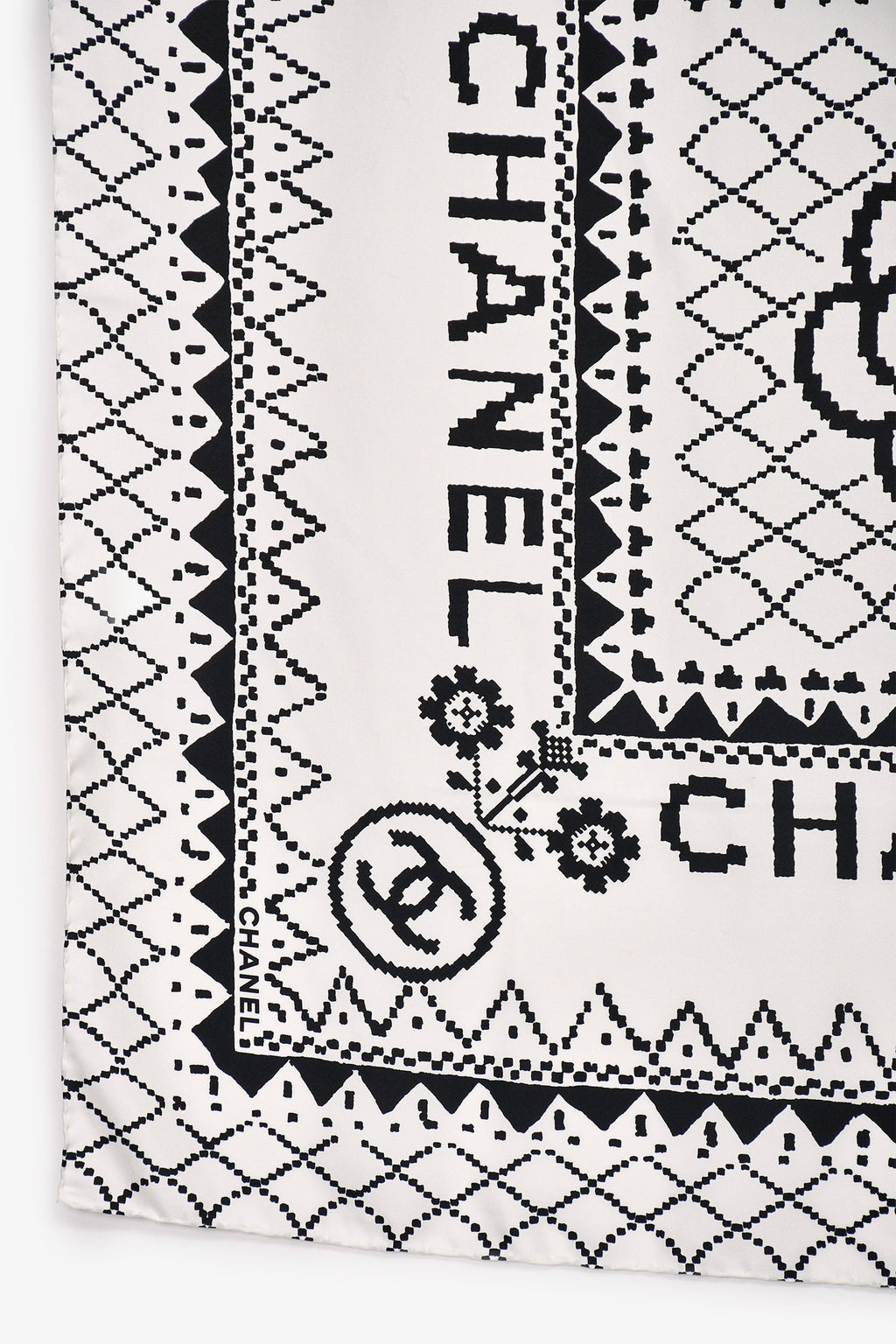 Pre-Loved Chanel™ 2018 Black/White Pixel Doodle Scarf