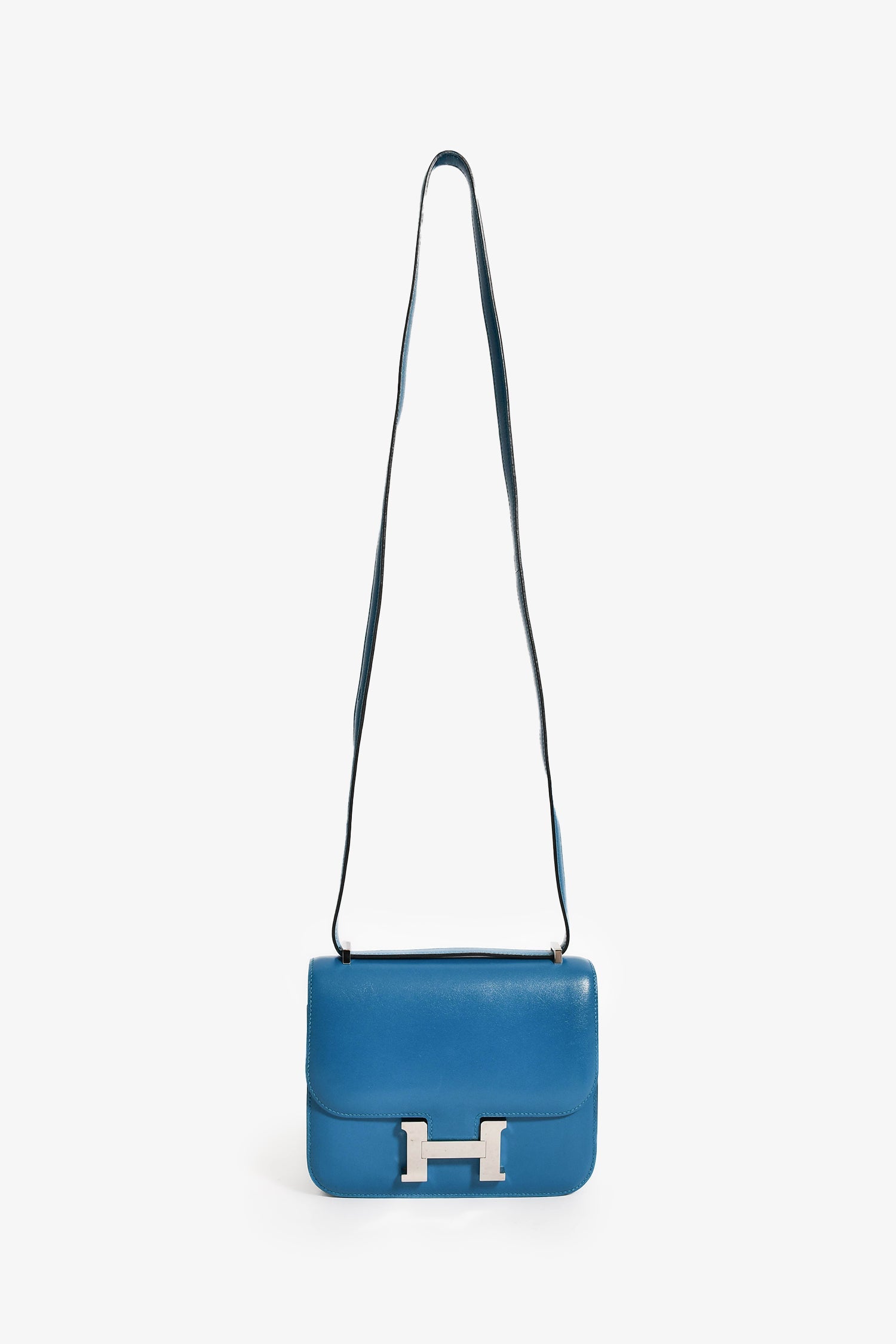 Hermès 2017 Bleu Izmir Tadelakt Leather Constance 18
