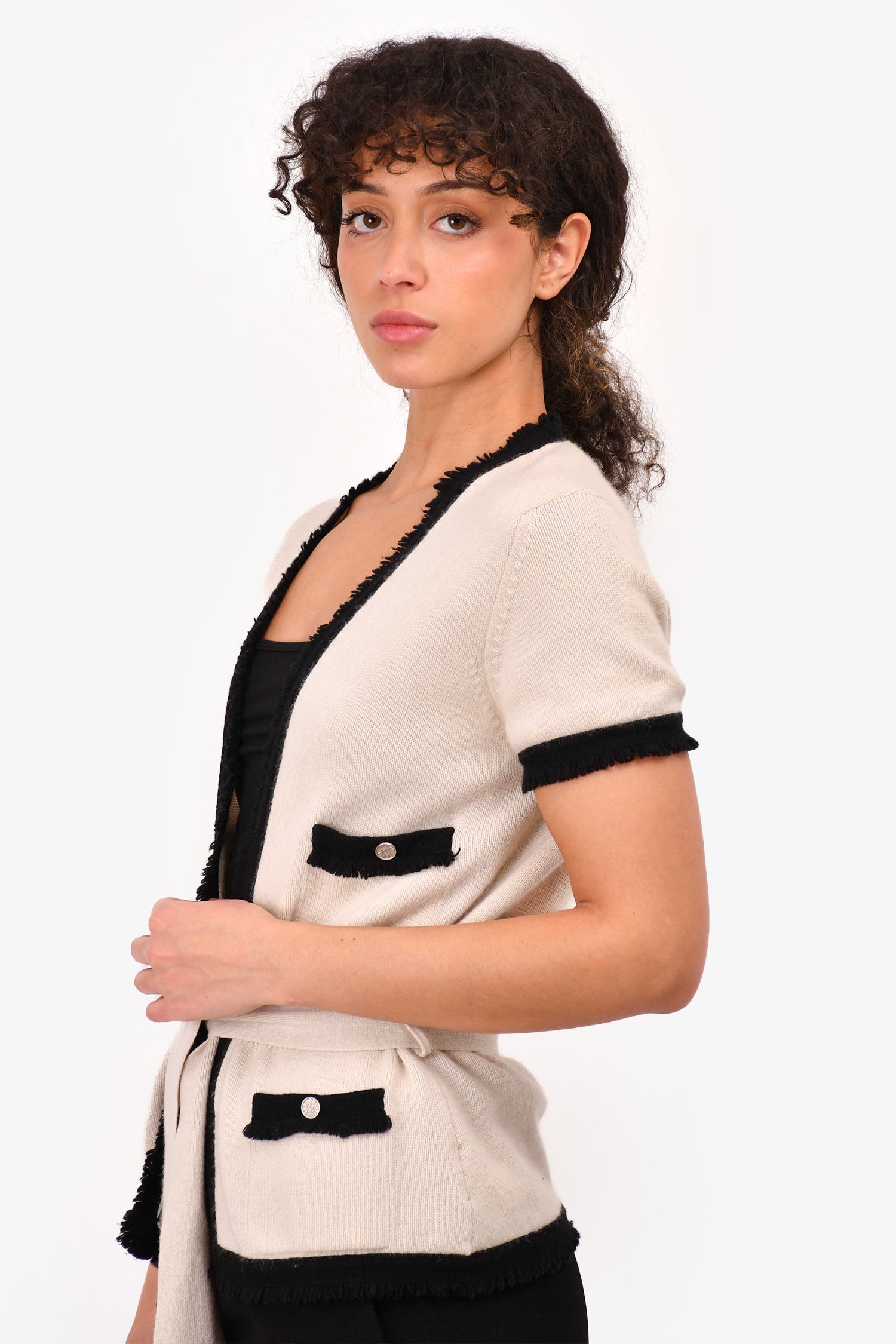 Pre-loved Chanel™ 2006 Beige/Black Cashmere Waist Tie igan Size 38