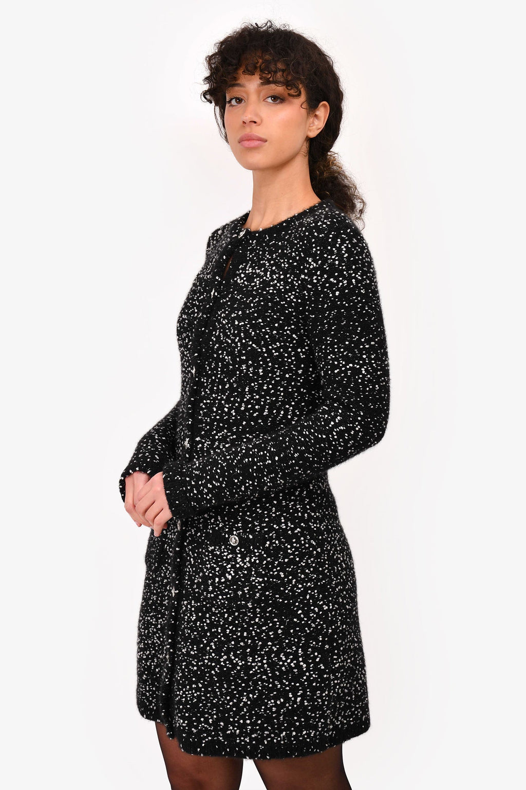 Pre-loved Chanel™ Black Speckled Cashmere/Silk Long Buttoned igan Size 36
