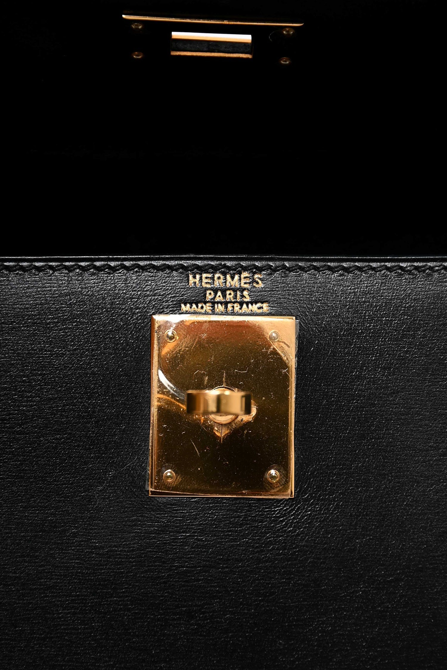 Hermès 1999 Box Leather Kelly 28 Top Handle with Strap