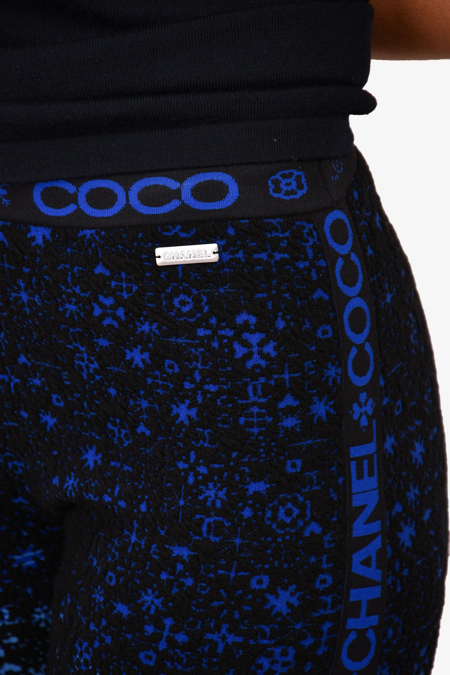 Pre-Loved Chanel™ Black/Blue Coco Chanel Leggings Size 40