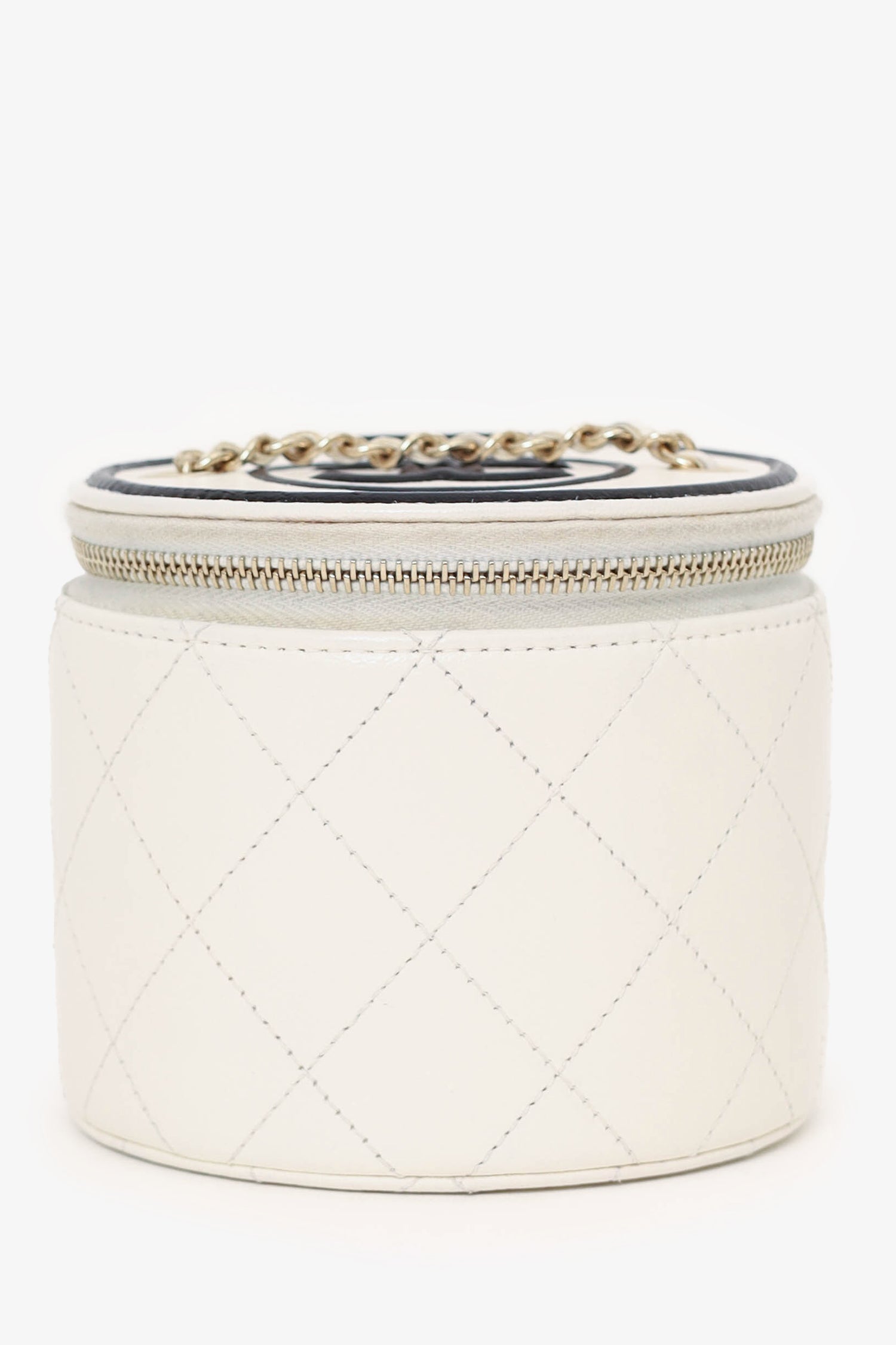 Pre-Loved Chanel™ 2021 White Quilted Round Vanity Case with Chain