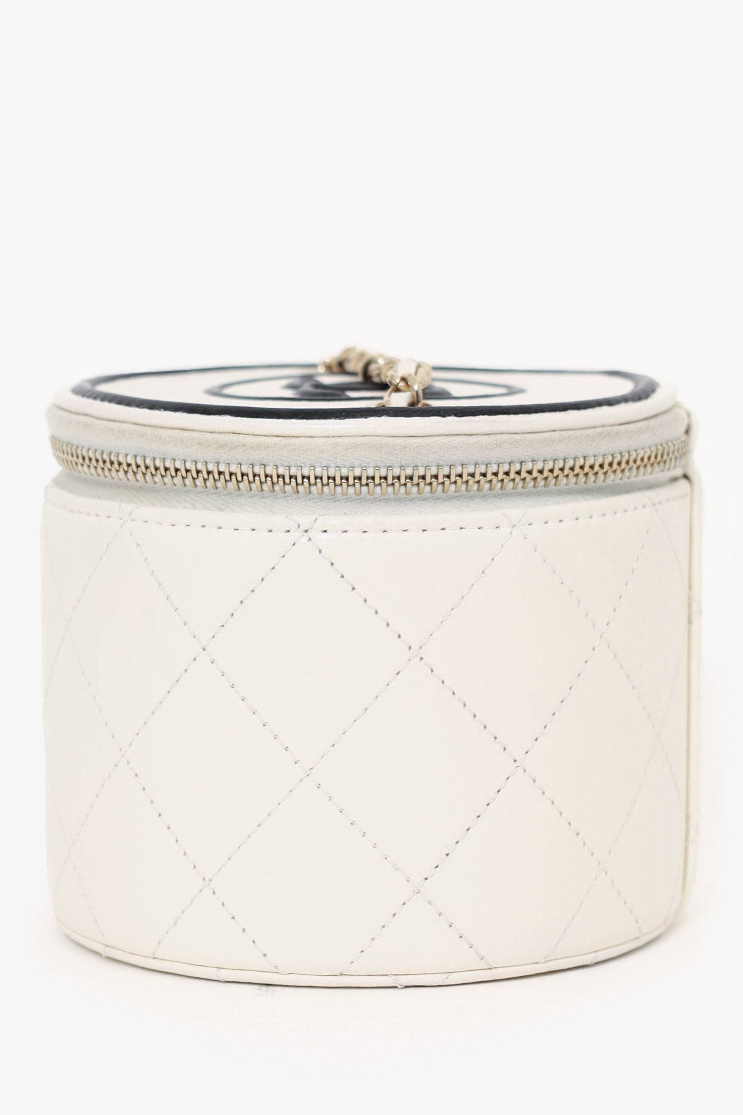 Pre-Loved Chanel™ 2021 White Quilted Round Vanity Case with Chain