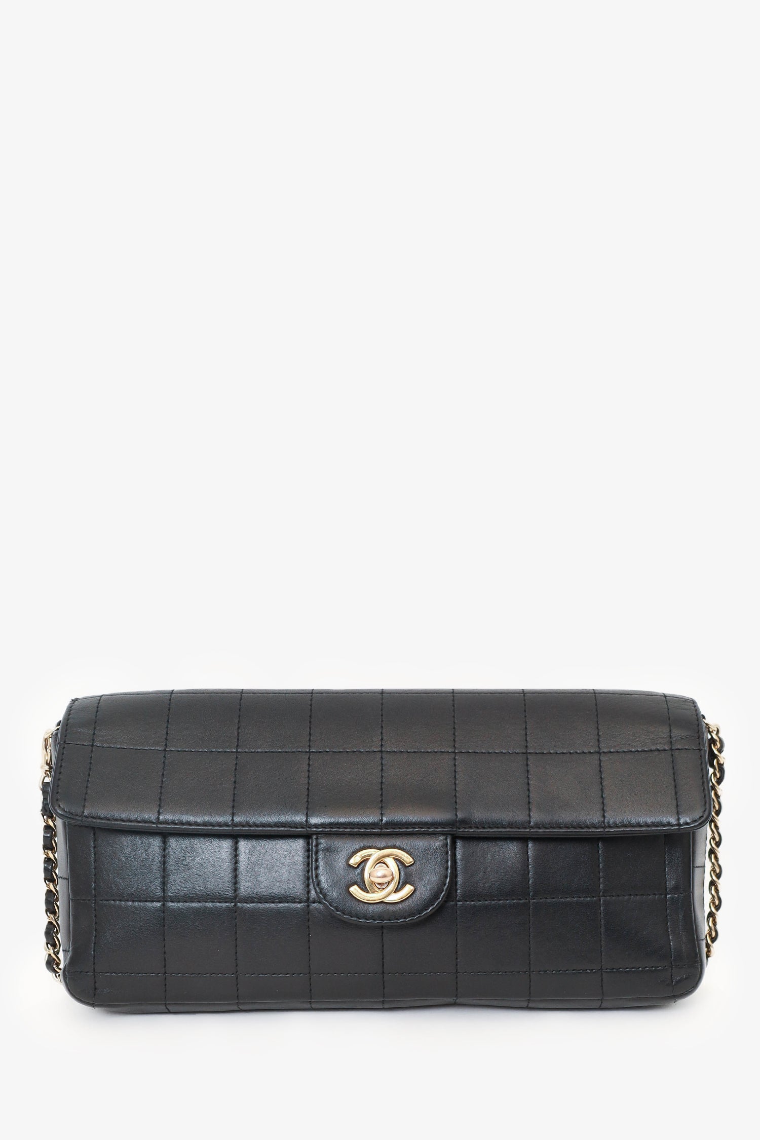 Pre-Loved Chanel™ 2003-04 Black Lambskin Chocolate Bar East West Shoulder Bag