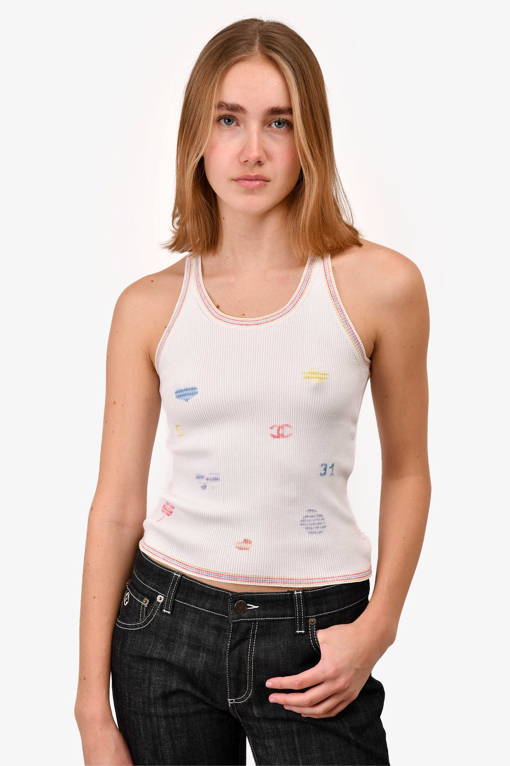 Pre-Loved Chanel™ 2021 White Graphic Printed Ribbed Tank Top Size 34