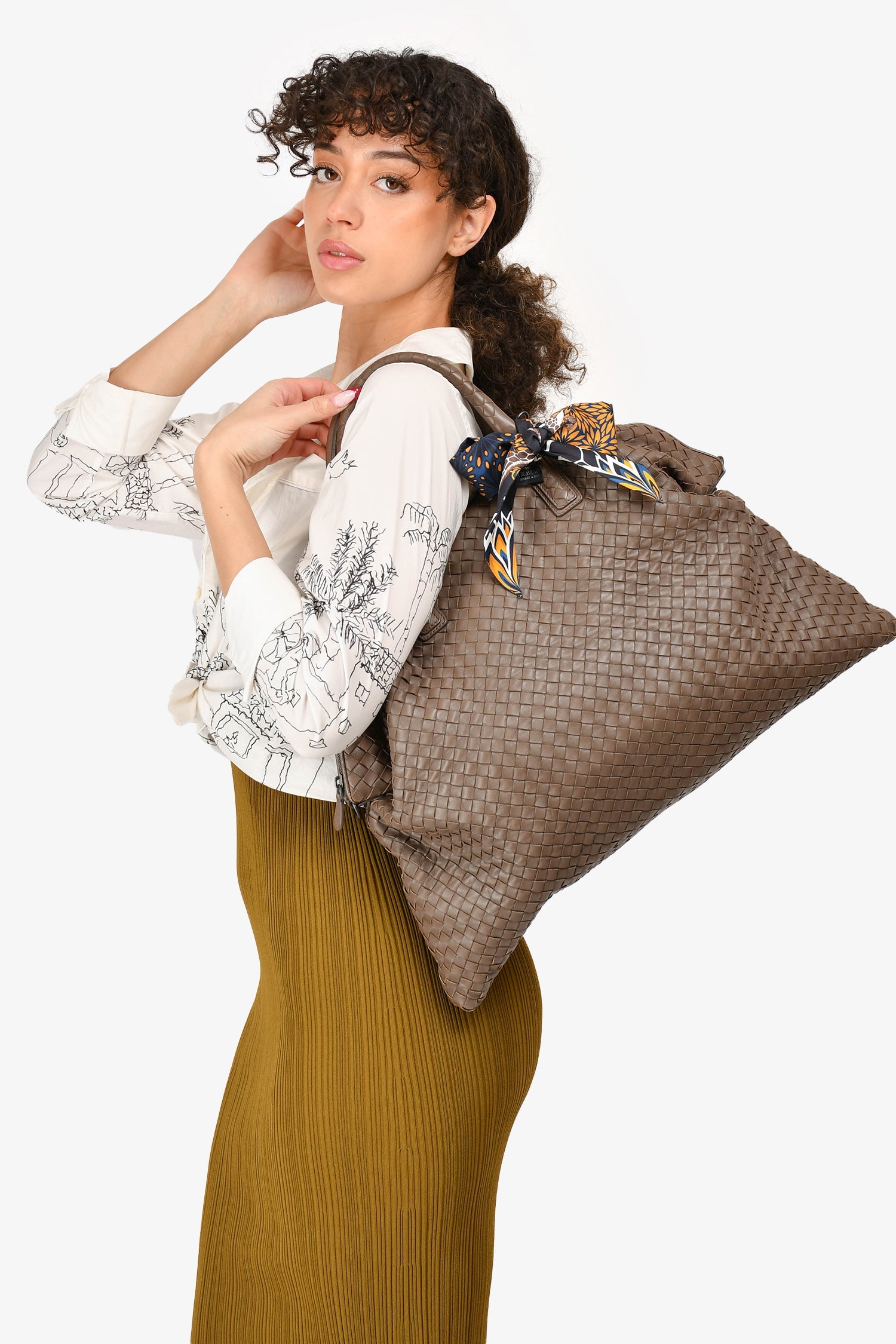 Bottega Veneta Brown Leather Intrecciato Convertible Maxi Top Handle