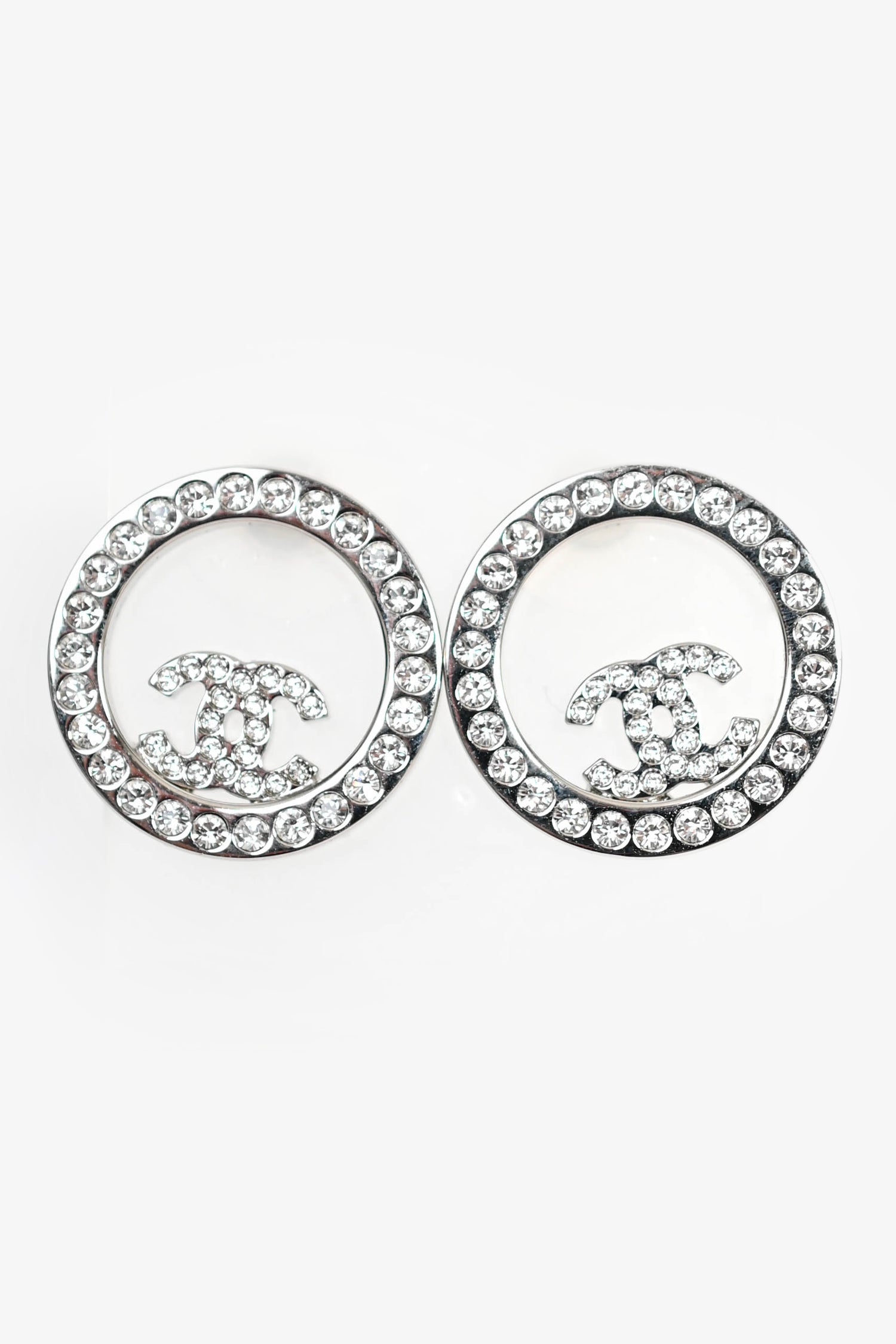 Pre-Loved Chanel™ 2022 Silver Toned Crystal Ring CC Studs