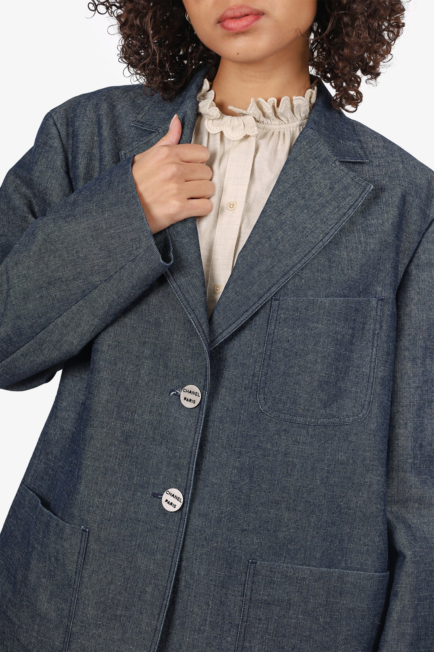 Pre-Loved Chanel™ 00C Dark Blue Denim CC Button Blazer Size 48