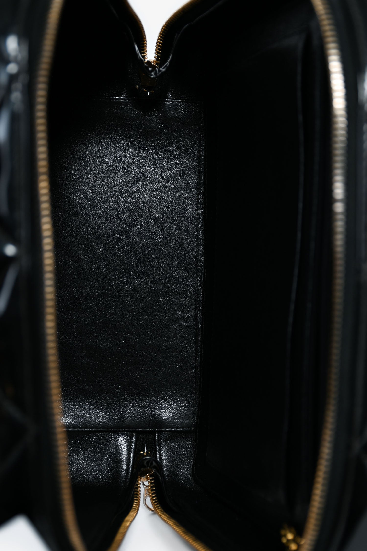 Pre-Loved Chanel™ 1994-96 Black Patent Leather Large Vanity Case