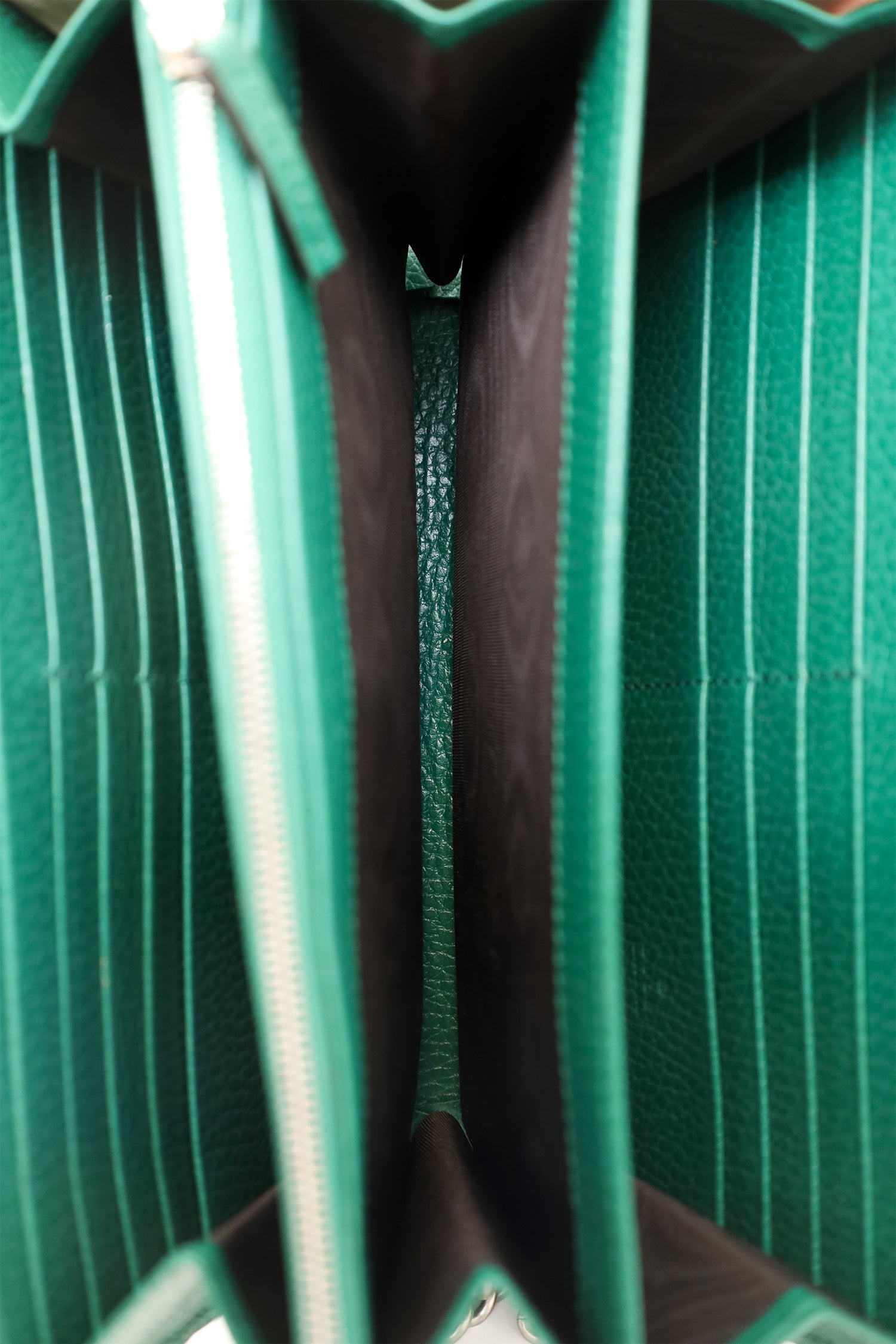 Gucci Green Grained Leather Dionysus Wallet on Chain