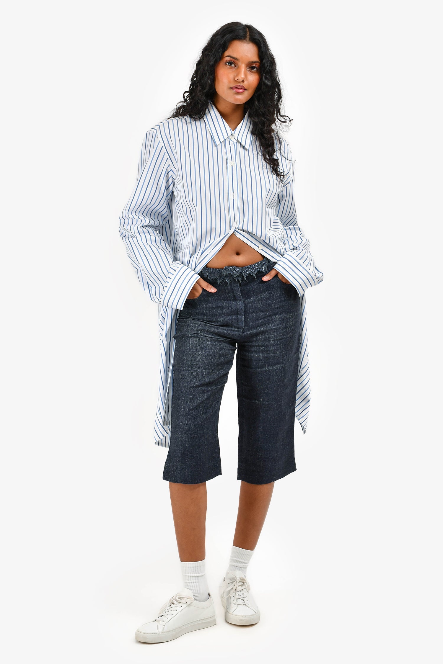Pre-Loved Chanel™ 2004 Blue Linen Perforated Detail Bermuda Shorts Size 36