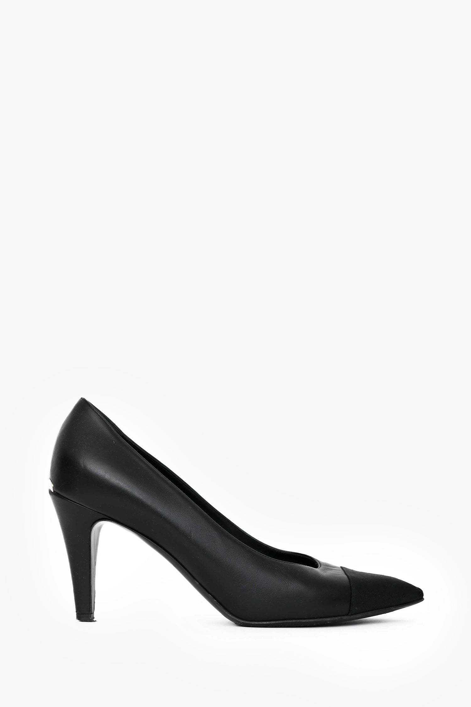 Pre-Loved Chanel™ Black Leather Pointed Toe Heels Size 40