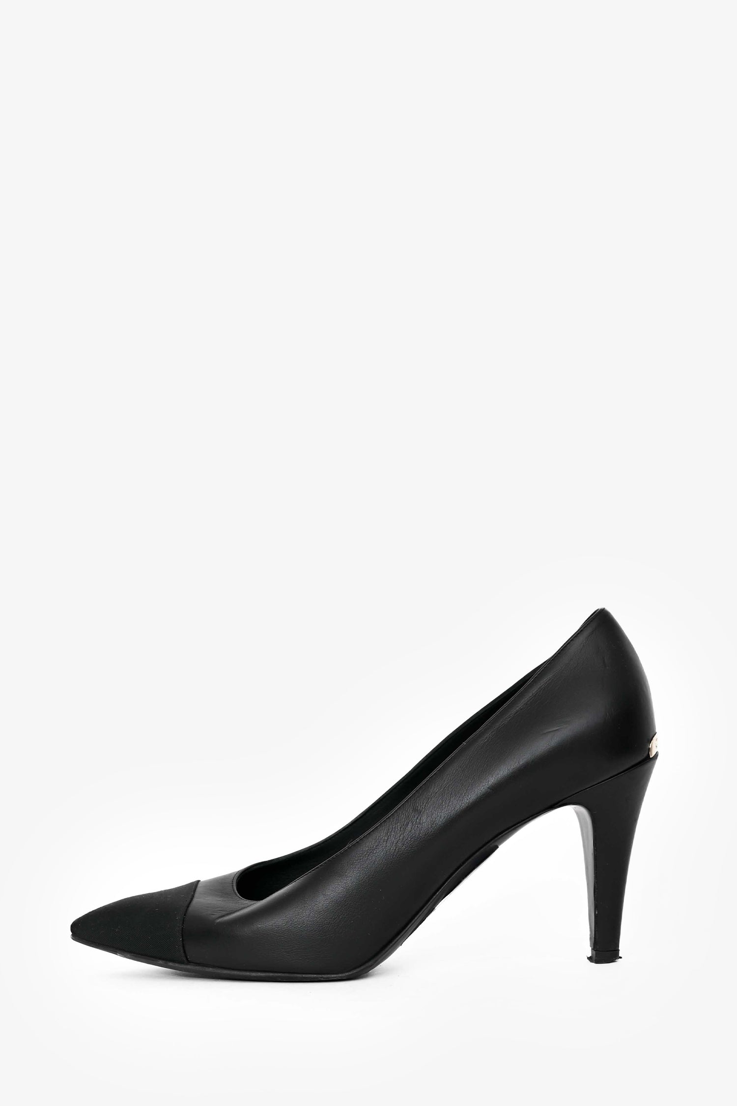 Pre-Loved Chanel™ Black Leather Pointed Toe Heels Size 40