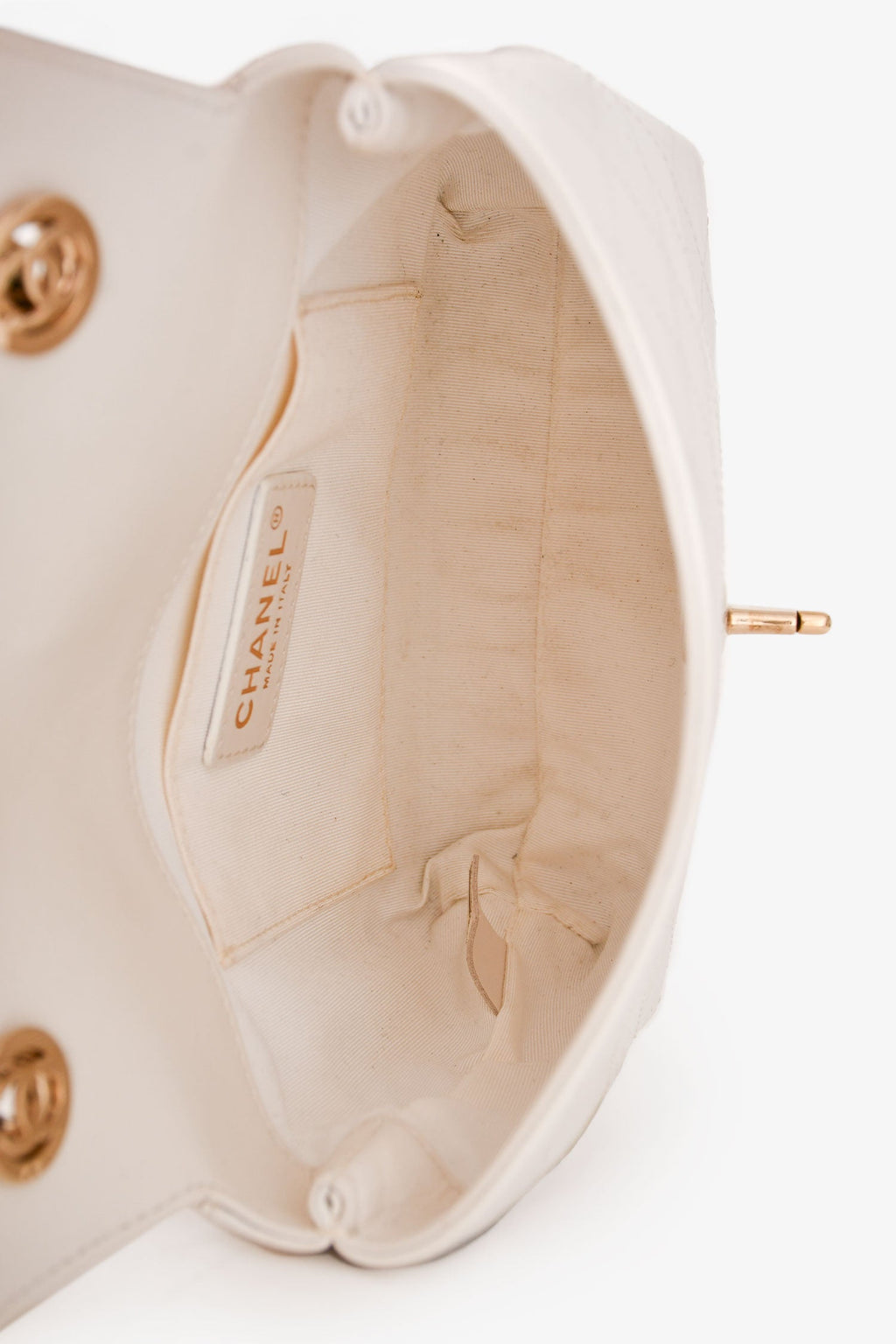 Pre-Loved Chanel™ 2018/19 White Leather Small Covered CC Flap Bag