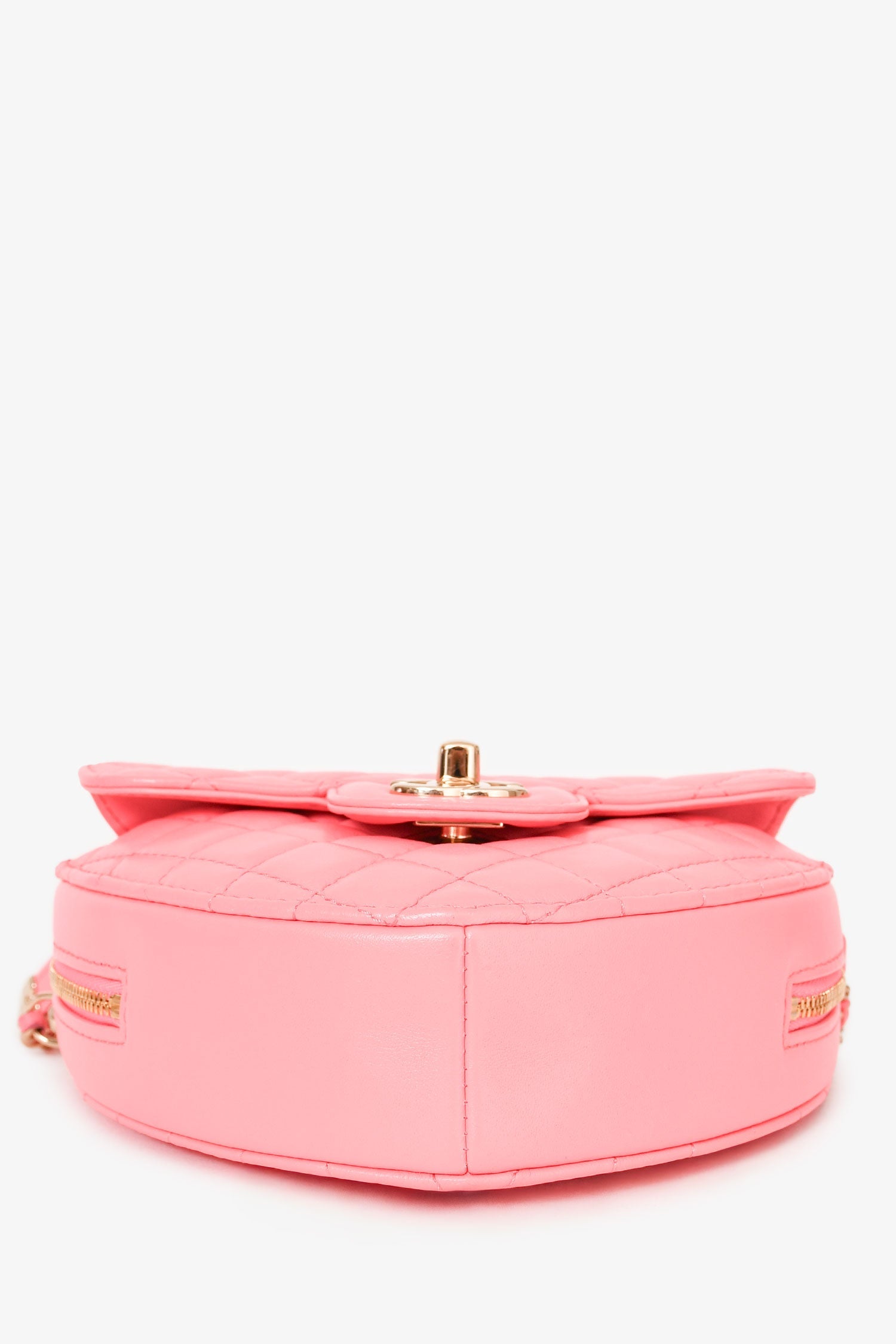 Pre-Loved Chanel™ 2022 Pink Leather Quilted Heart CC Shoulder Bag