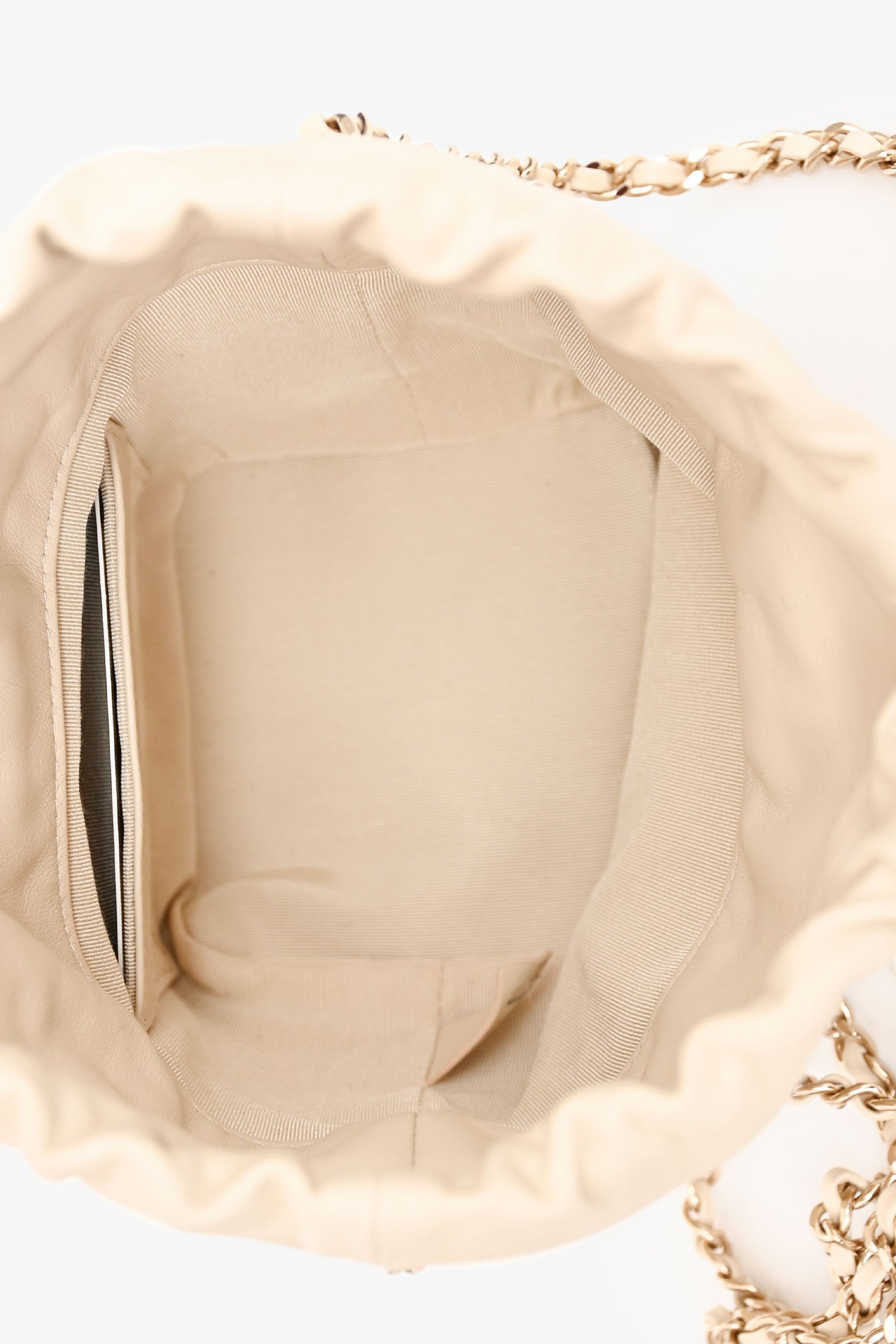 Pre-Loved Chanel™ 2019-20 Cream Lambskin Leather Bucket Chain Drawstring Bag