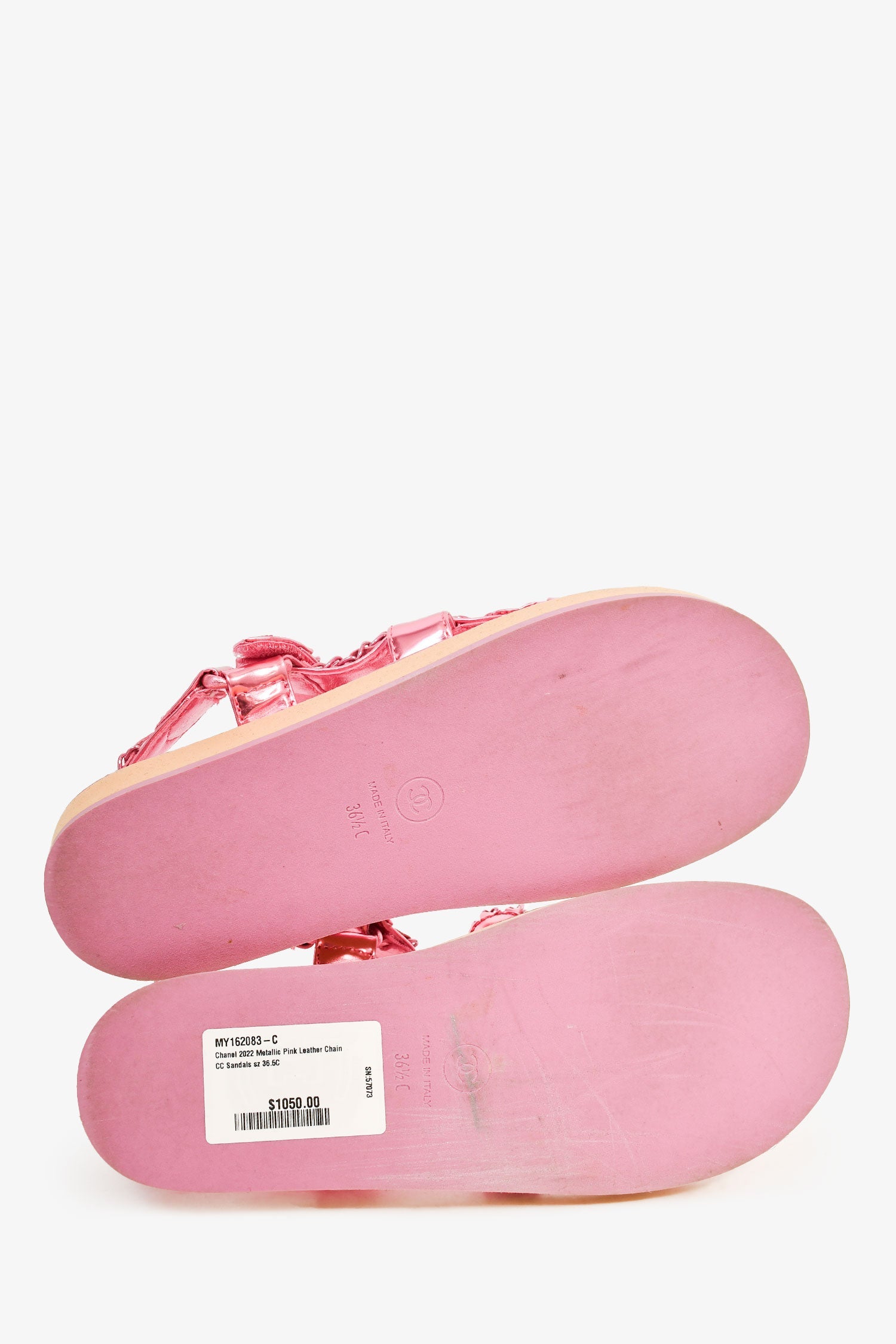 Pre-Loved Chanel™ 2022 Metallic Pink Leather Chain CC Sandals Size 36.5C