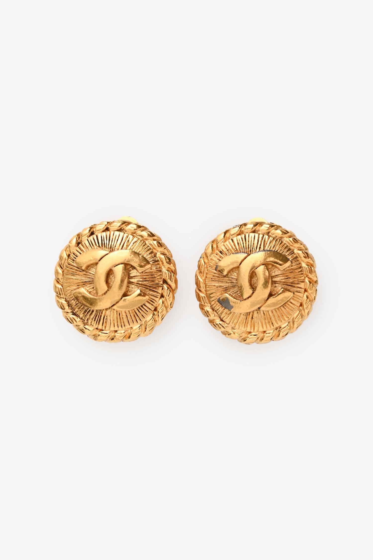 Pre-Loved Chanel™ Vintage Gold Tone CC Ear Clips