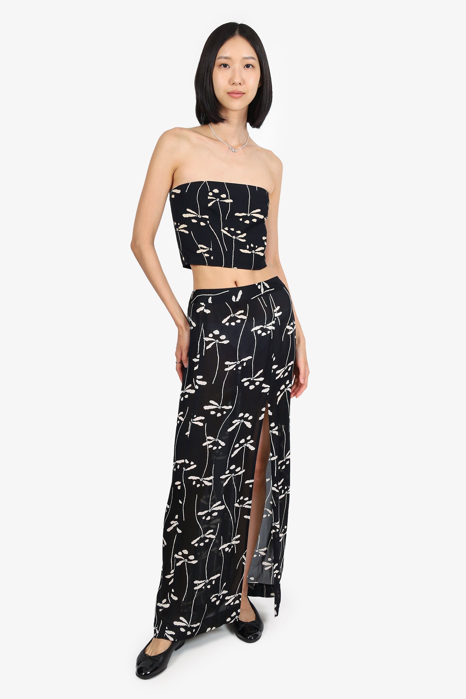 Pre-Loved Chanel™ 98P Black/White Floral Print Cropped Top With Maxi Skirt Set Size 40/38