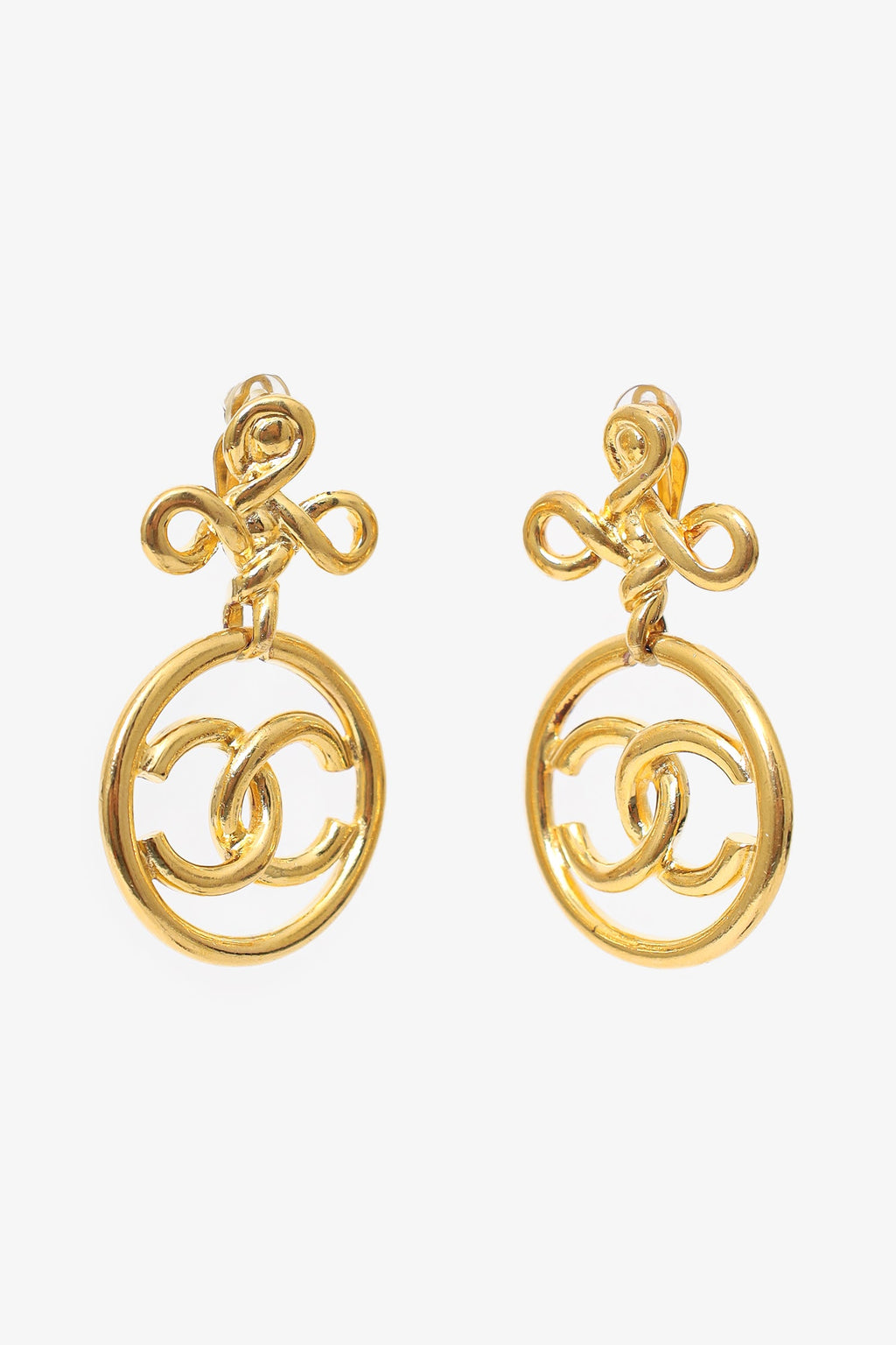 Pre-Loved Chanel™ 1993 Gold Tone Knot CC Drop Earrings