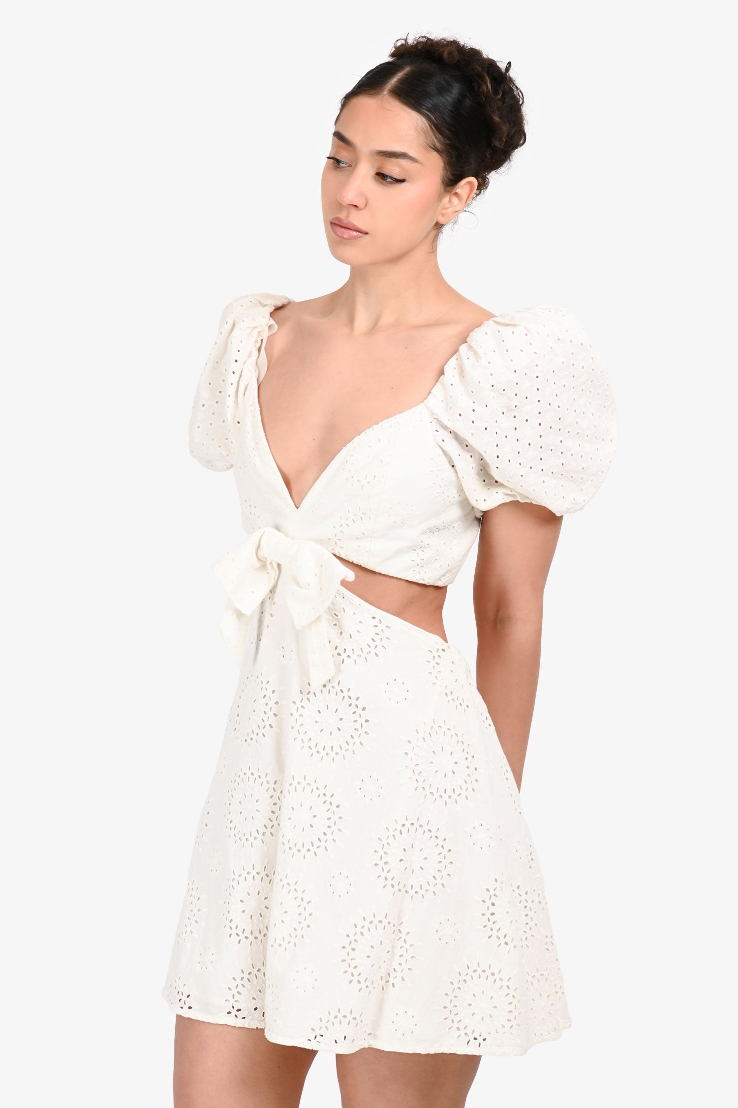 Alice + Olivia White V-Neck Sleeveless Mini Dress Size 6