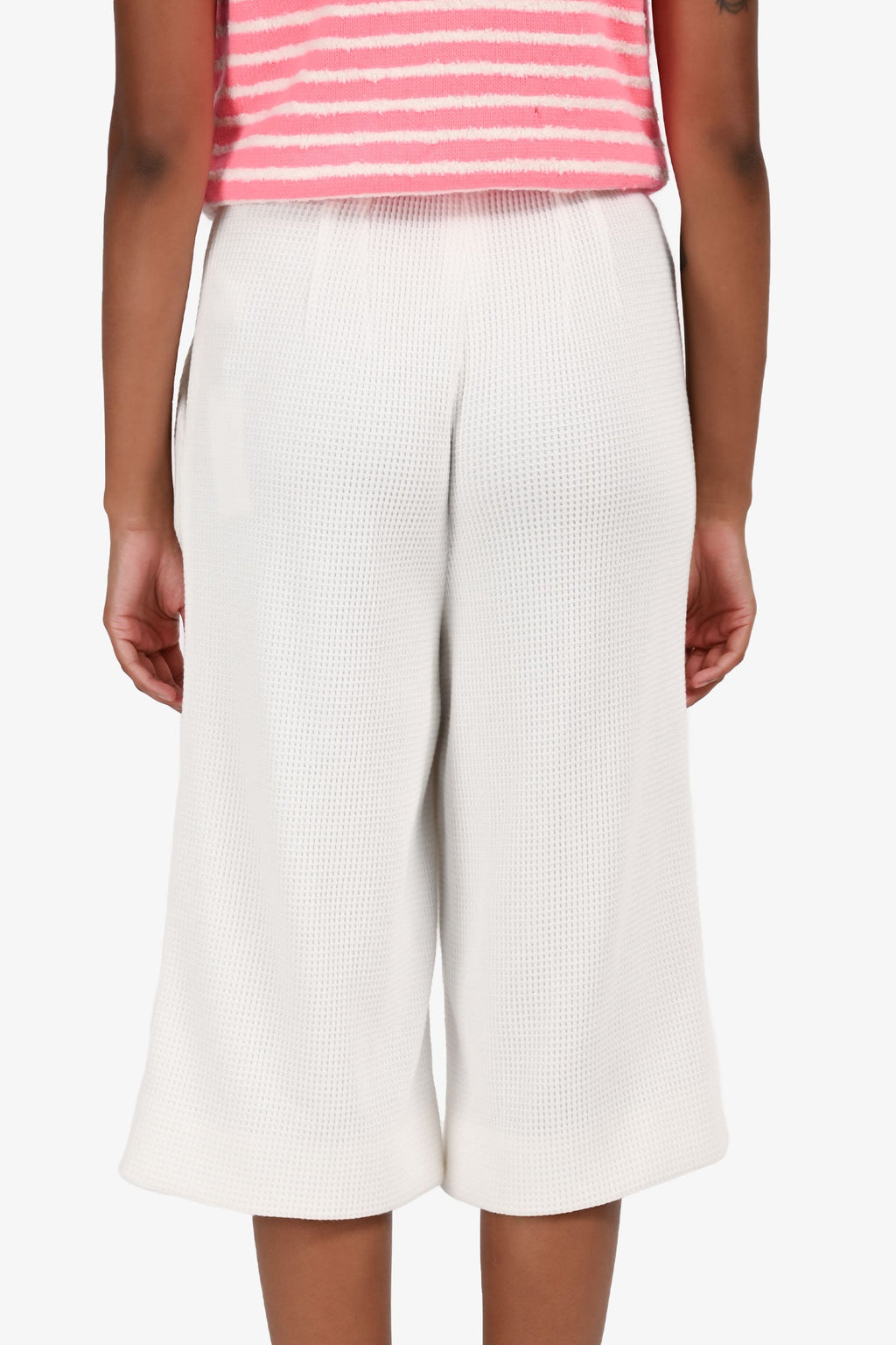 Pre Loved Chanel™ White Waffle Print Long Pleated Shorts Size 36