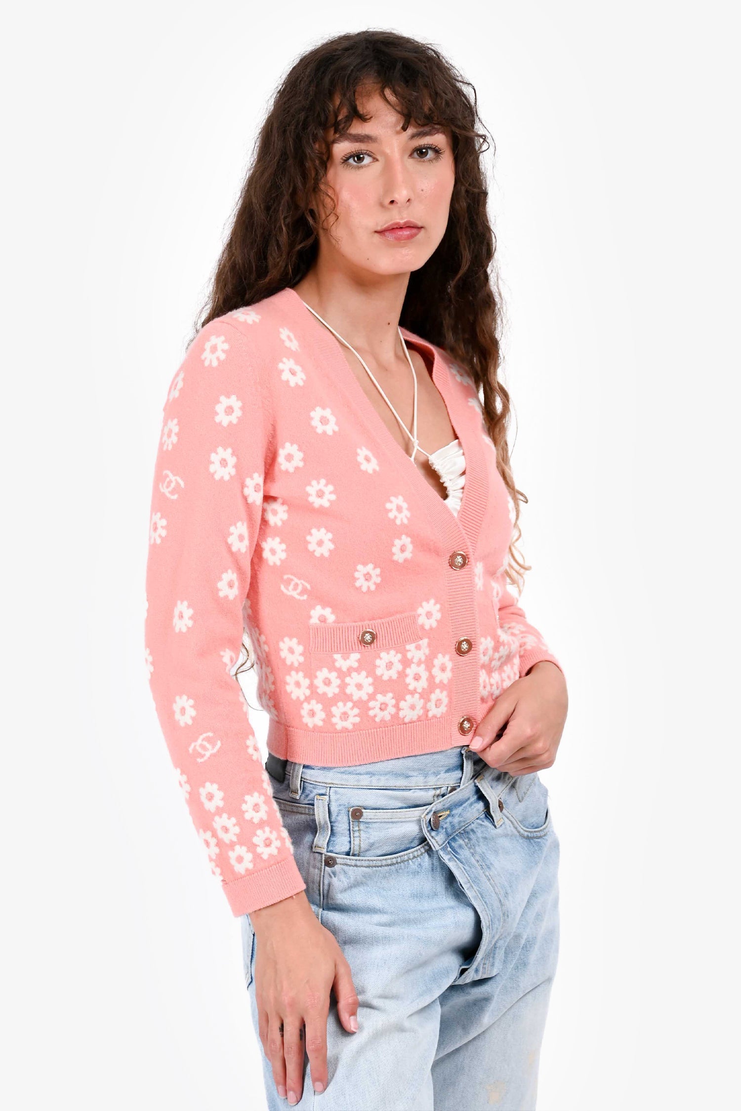 Pre-Loved Chanel™ Spring 2022 Pink/White Floral Printed Cashmere igan Size 34