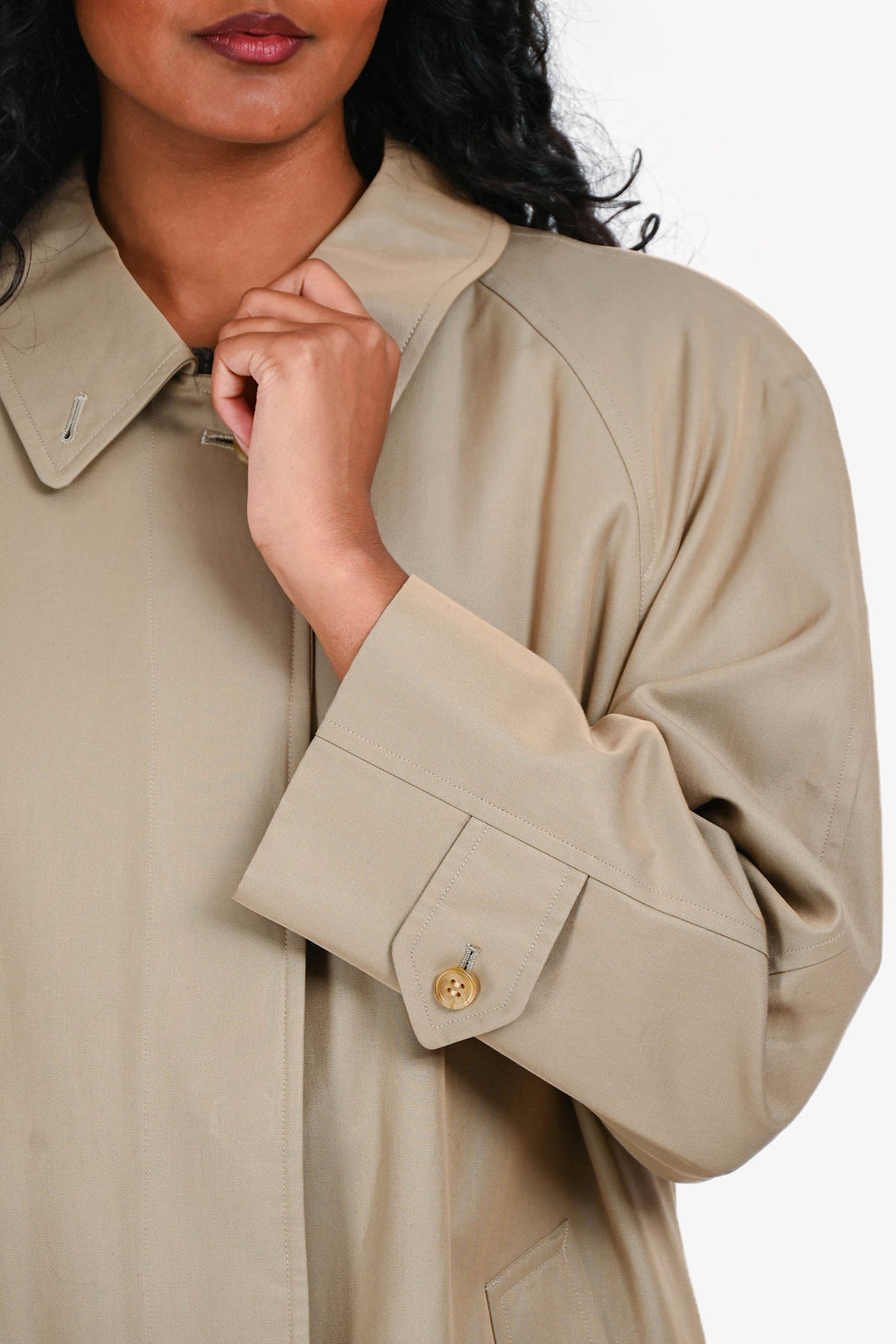 Burberrys Vintage Green Belted Trench Coat Est. Size M
