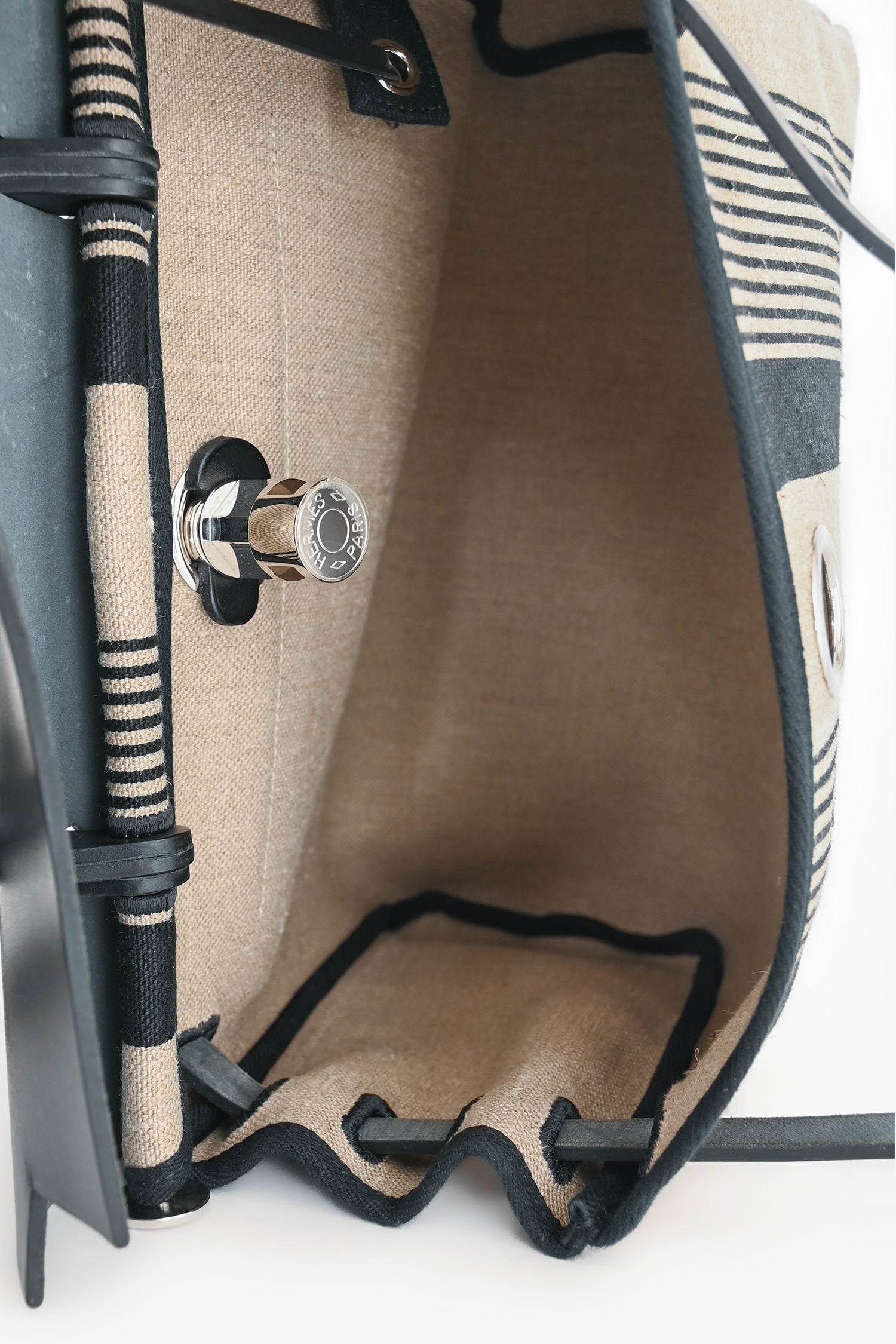 Hermès 2020 Cream/Black Toile H Vibration Herbag Zip 31 With Pouch