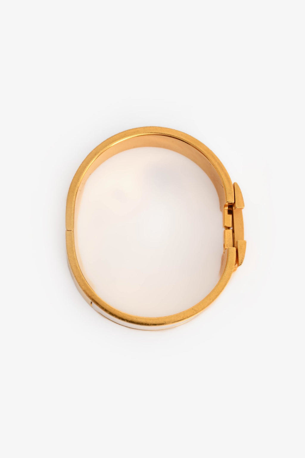 Hermès Gold Toned White Enamel Clic Clac Bracelet