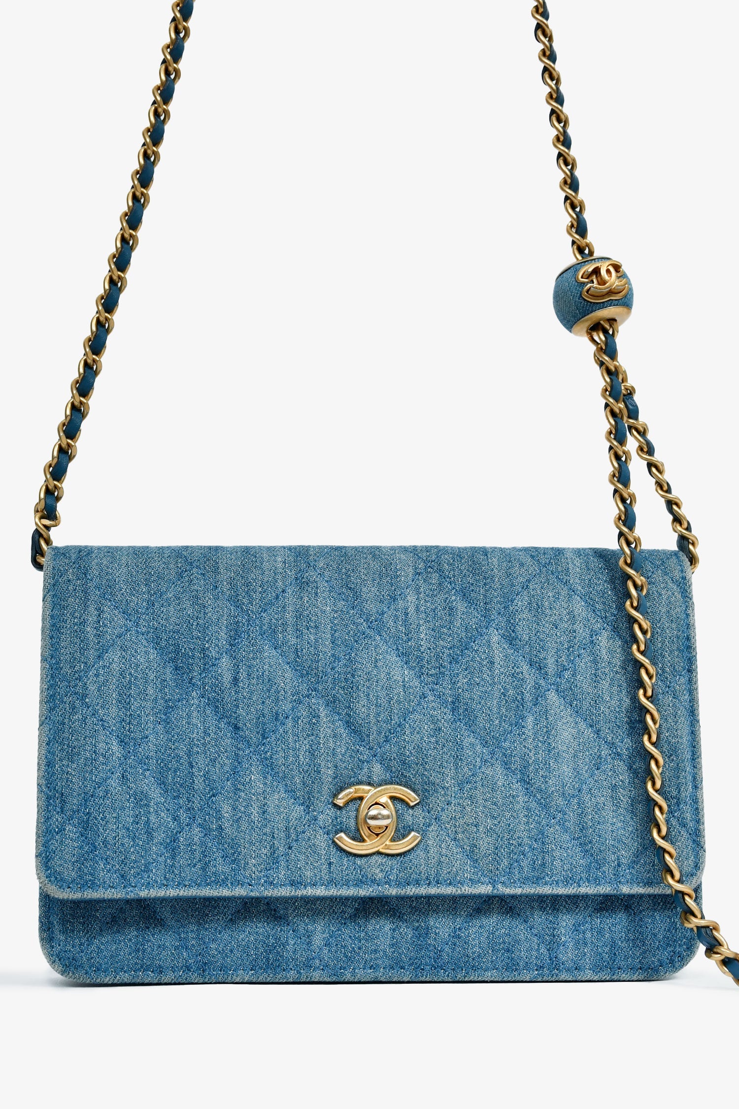 Pre-Loved Chanel™ 2022 Blue Denim Wallet On Chain