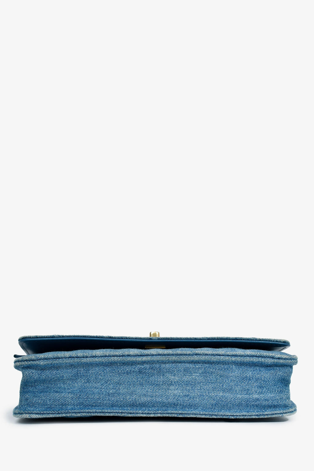 Pre-Loved Chanel™ 2022 Blue Denim Wallet On Chain
