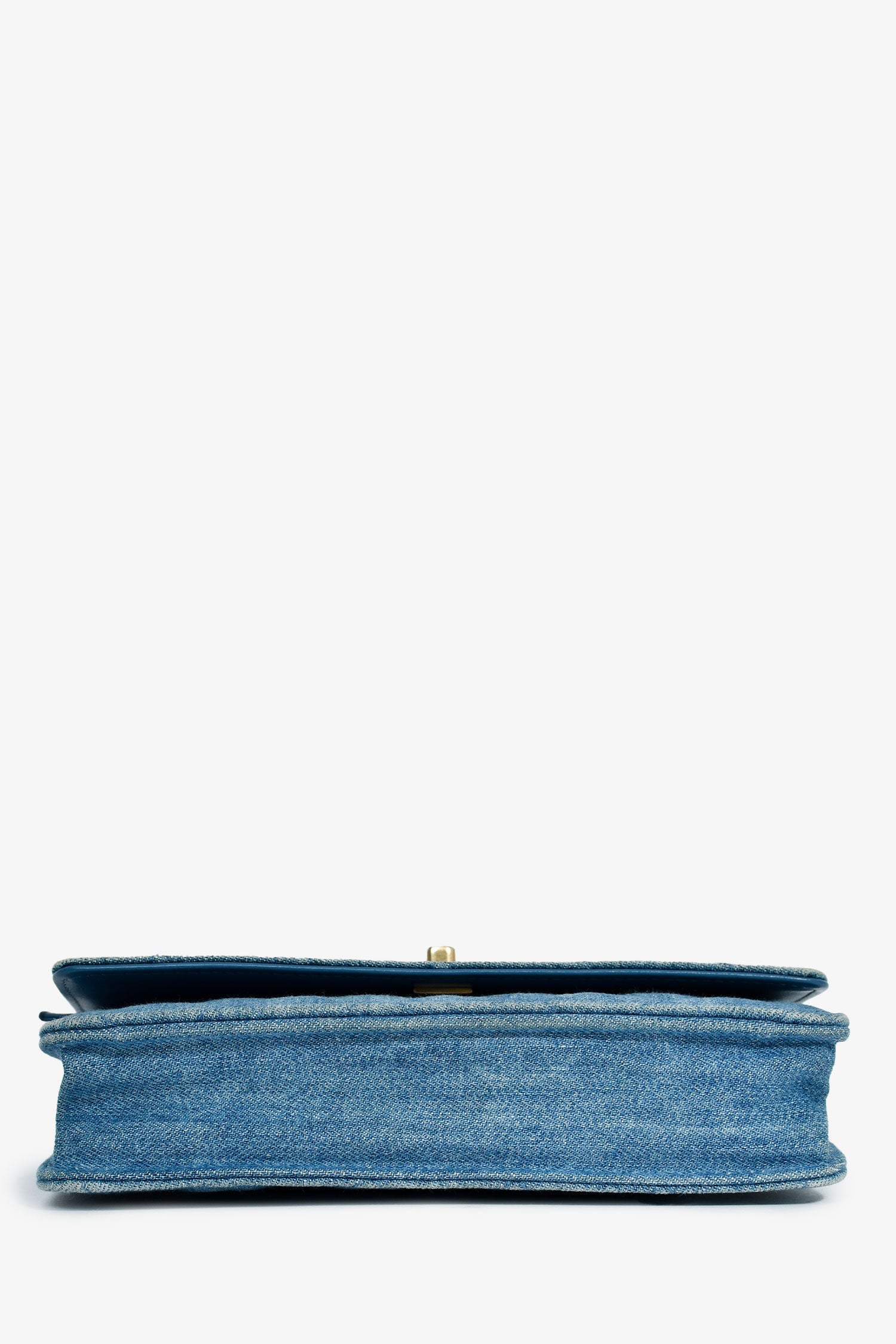 Pre-Loved Chanel™ 2022 Blue Denim Wallet On Chain