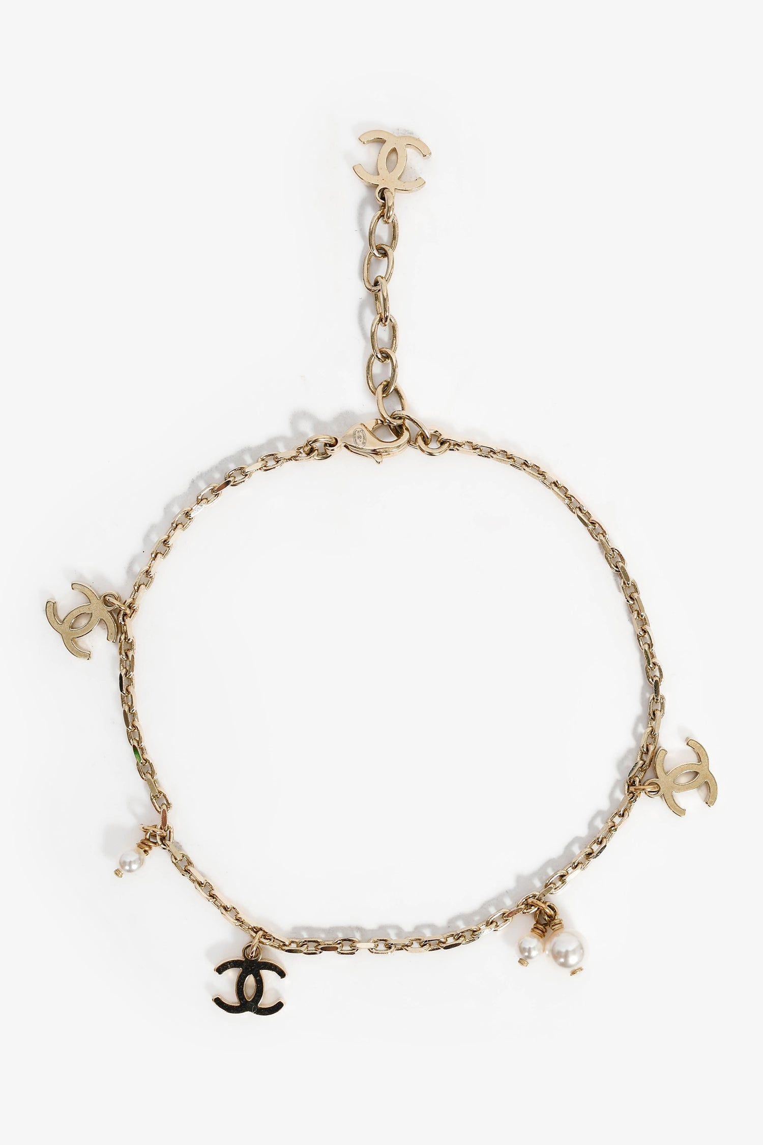 Pre-Loved Chanel™ Gold Toned CC Charm Faux Pearl Anklet
