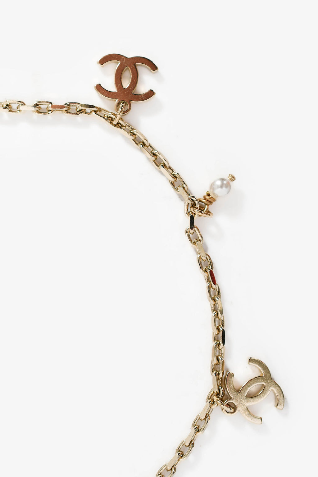 Pre-Loved Chanel™ Gold Toned CC Charm Faux Pearl Anklet