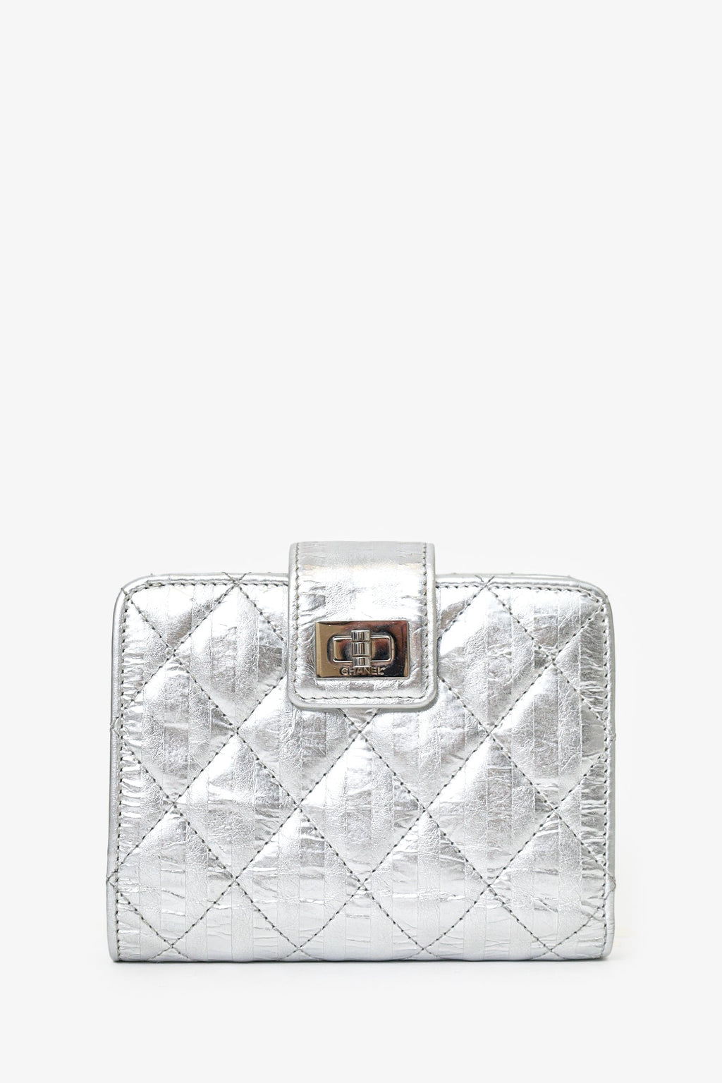 Pre-Loved Chanel™ 2008-09 Silver Metallic 2.55 Reissue Wallet