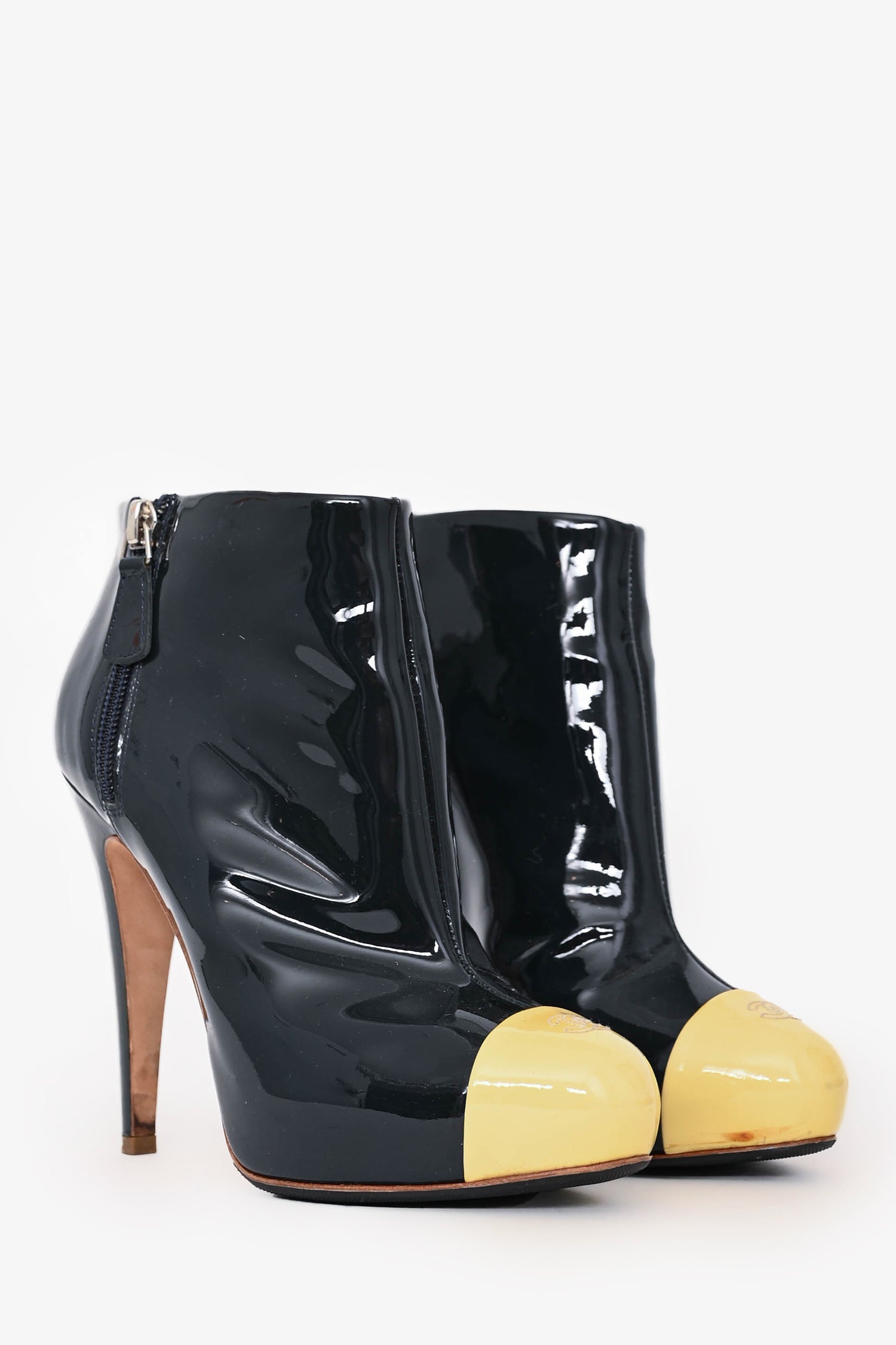 Pre-Loved Chanel™ Green/Cream Patent Leather Ankle Boots Size 37C