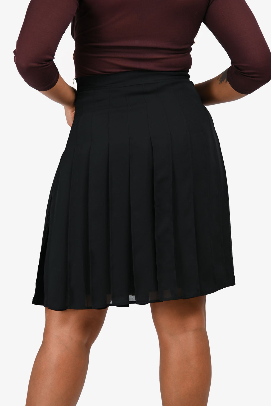 St. John Black Pleated Midi Skirt Size 6